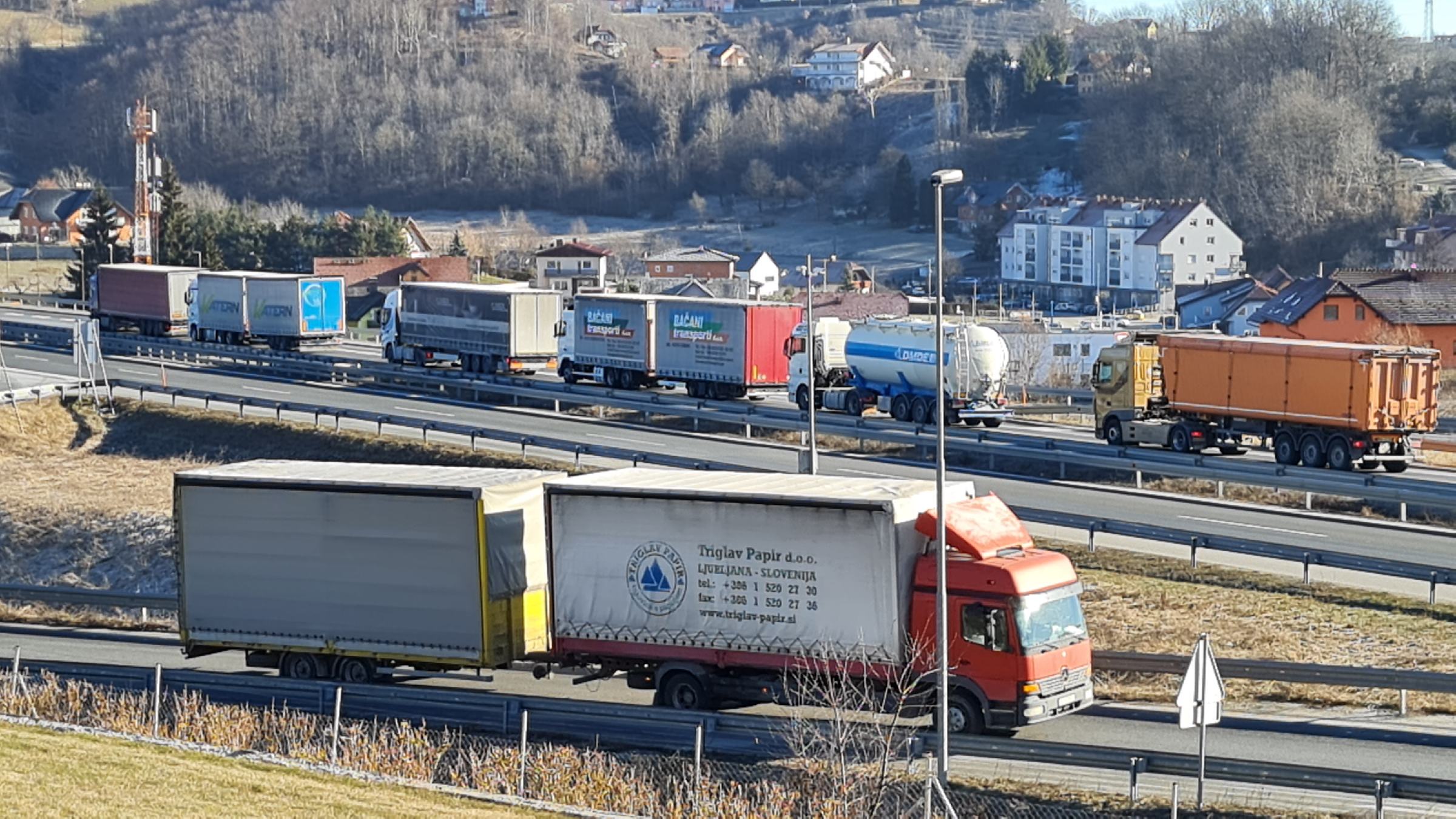 Zastoji na avtocesti in regionalni cesti v smeri Šentilja