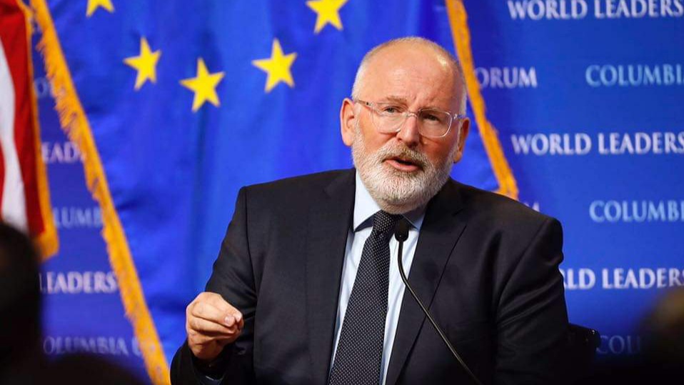 Timmermans: Pri naročanju cepiva so bile narejene napake