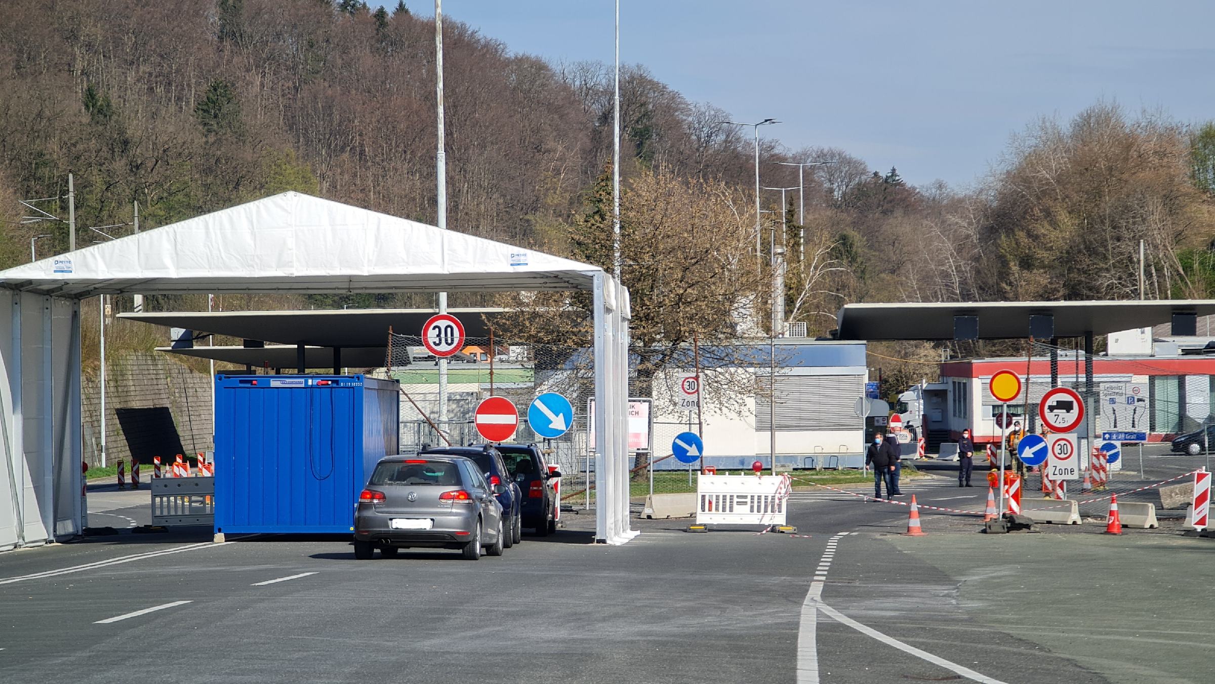 Meji na Tratah in v Šentilju po novem za obmejne delavce migrante odprti ves čas