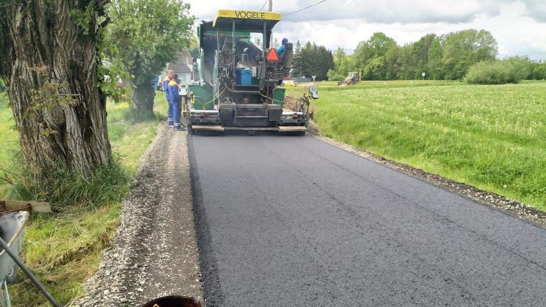 FOTO: Lenarške občinske ceste dobivajo novi asfalt