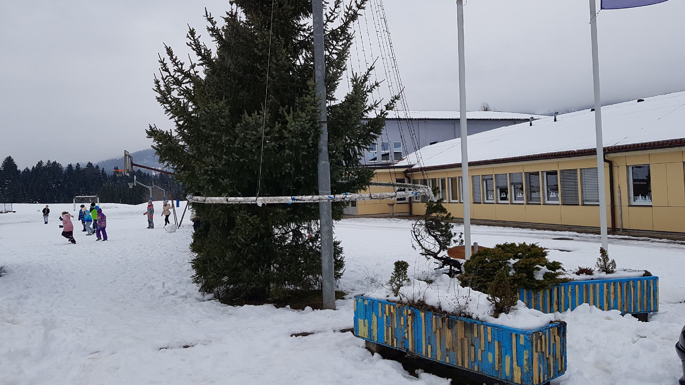 FOTO: Lovrenška šola prejela Jabolko kakovosti 2021