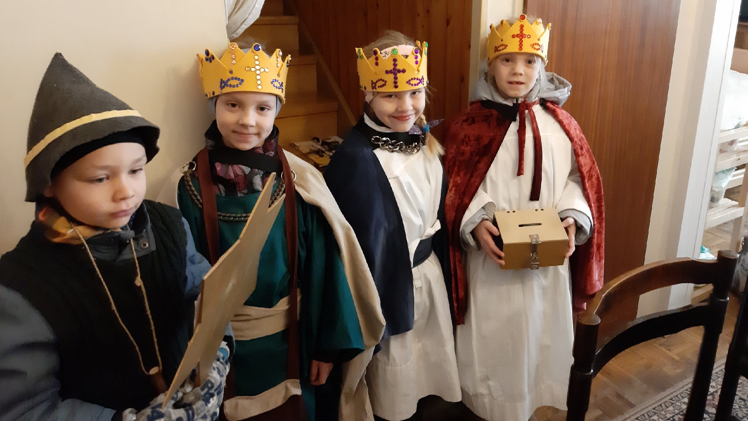 FOTO: Ob prazniku svetih treh kraljev koledniki tudi v Mariboru