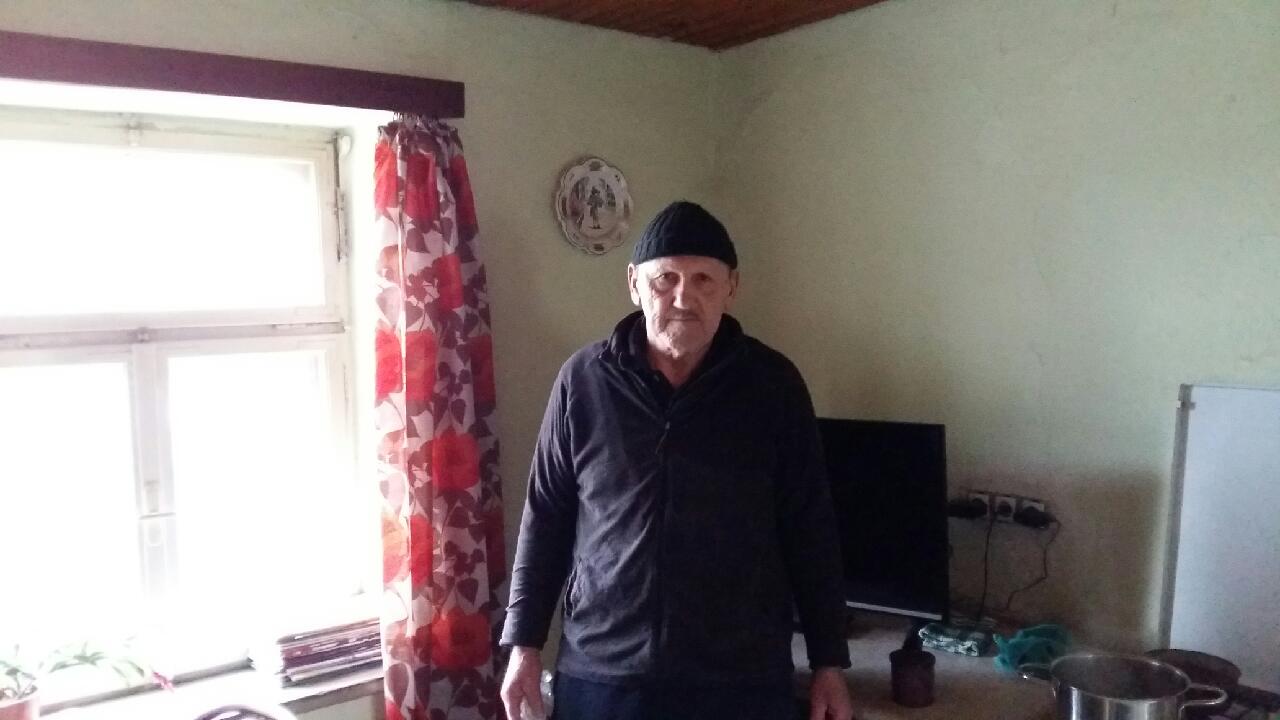 FOTO: 66-letnemu Dragu požar uničil dom, prosi za pomoč