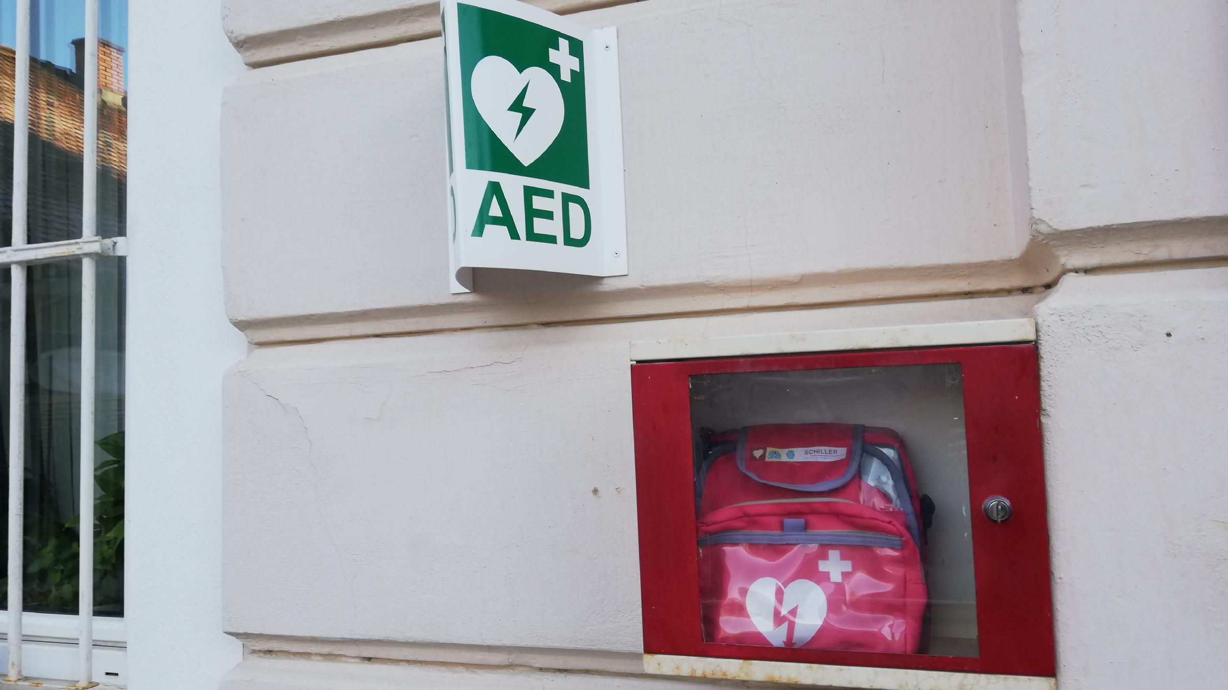 FOTO: V selniški občini več javno dostopnih defibrilatorjev