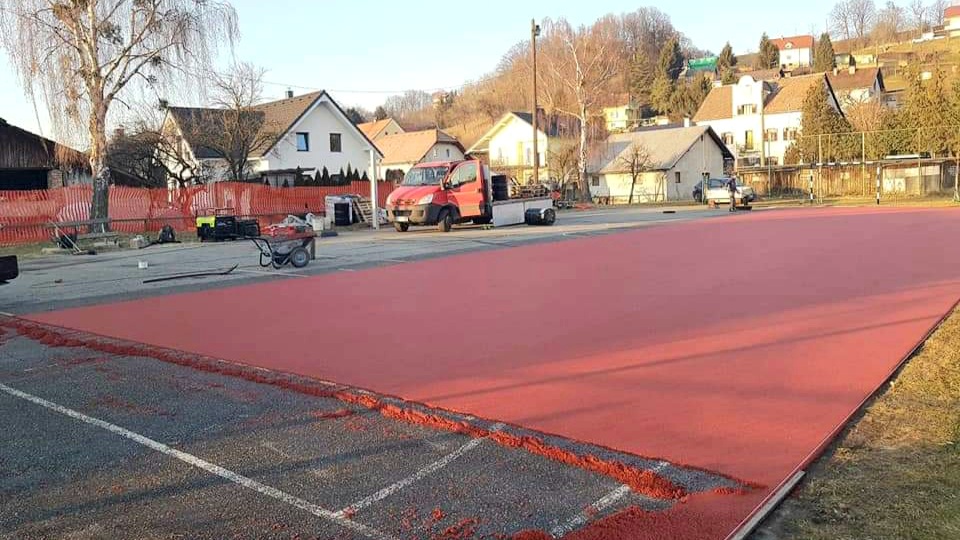 FOTO: Igrišče v Dvorjanah kmalu varnejše in prijetnejše za uporabnike