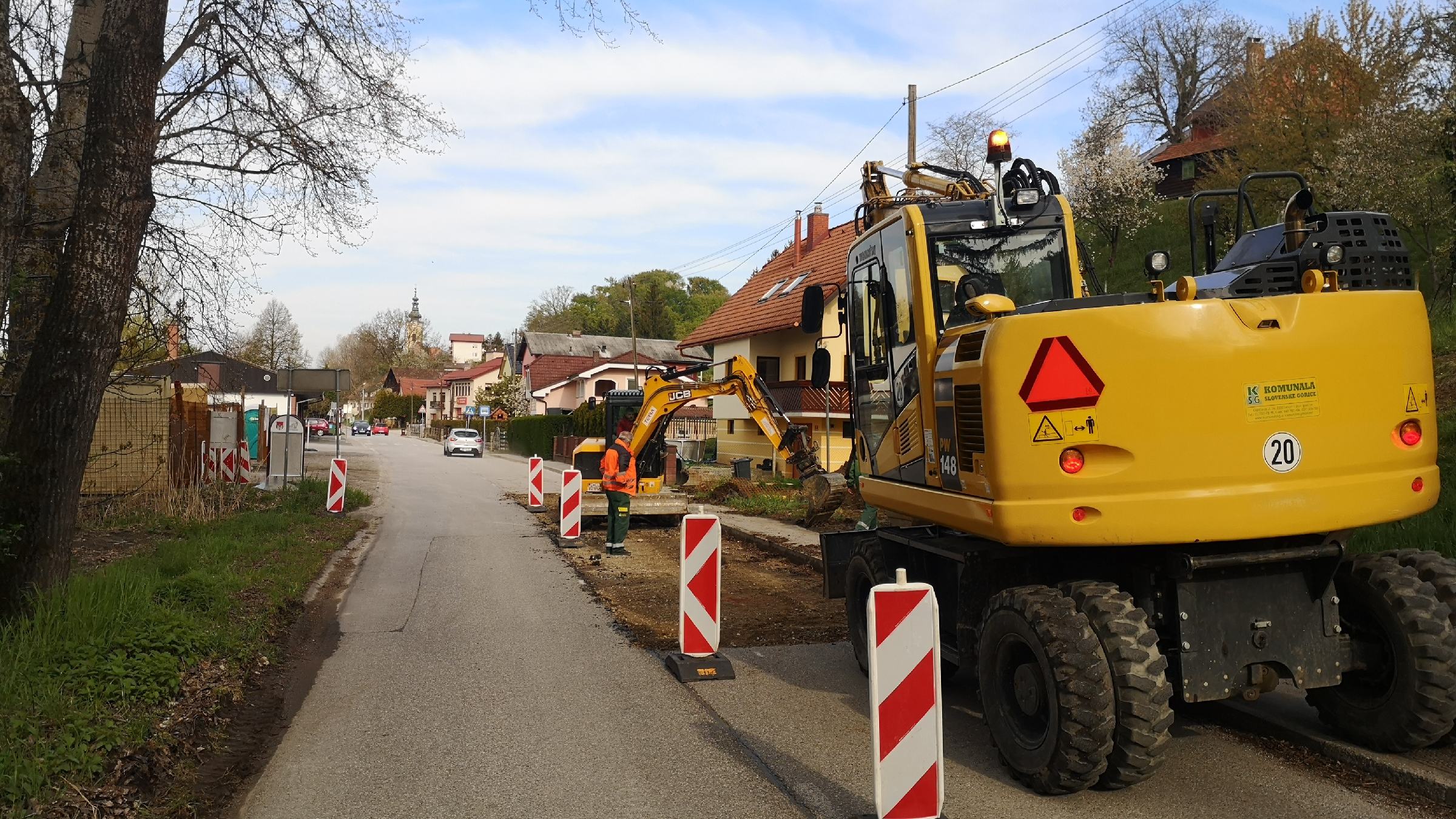 FOTO: V Trčovi gradijo kanalizacijo, v kakšnem stanju so obvozne ceste?
