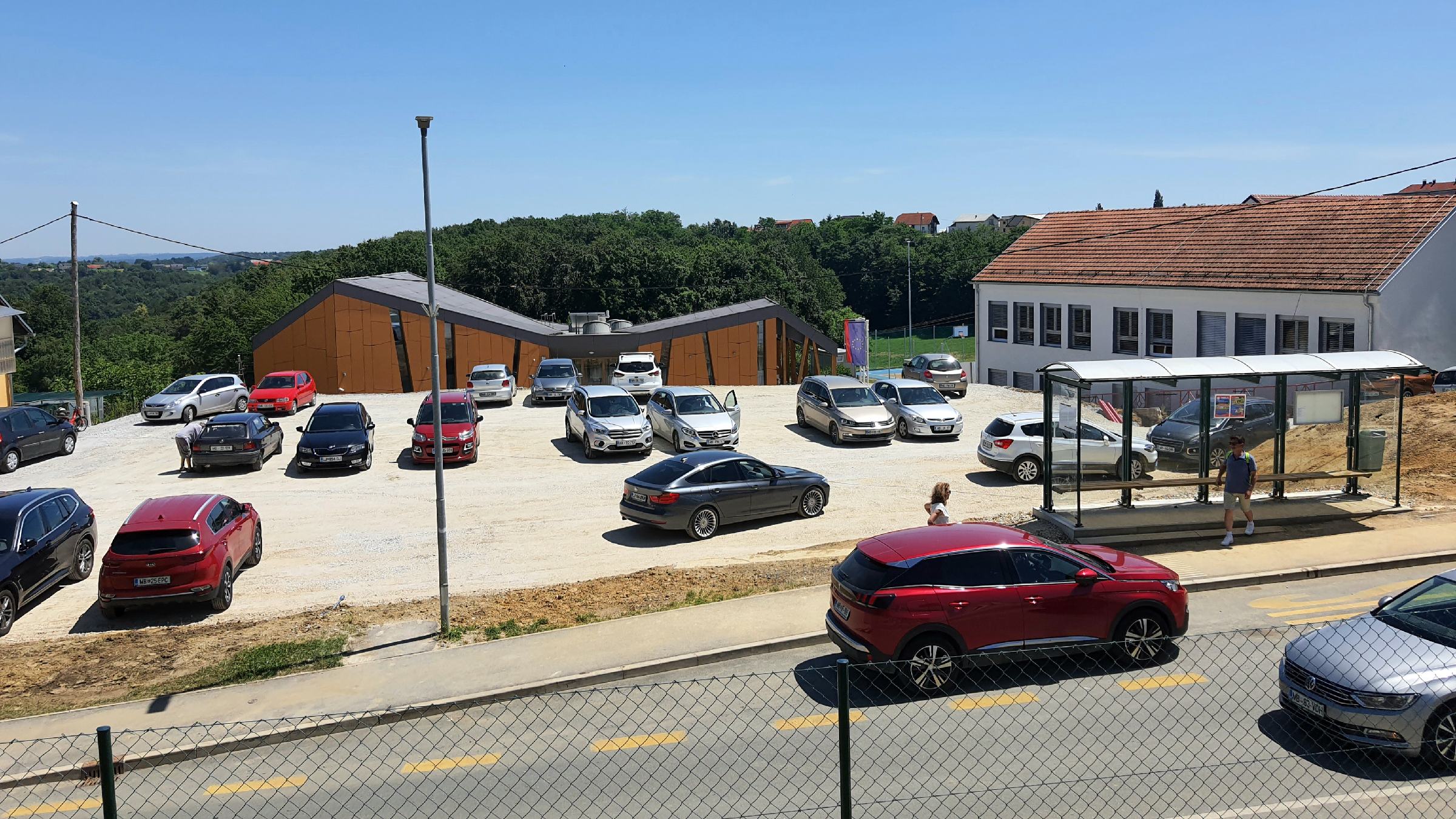 FOTO: Cerkvenjak pridobil več novih parkirnih mest