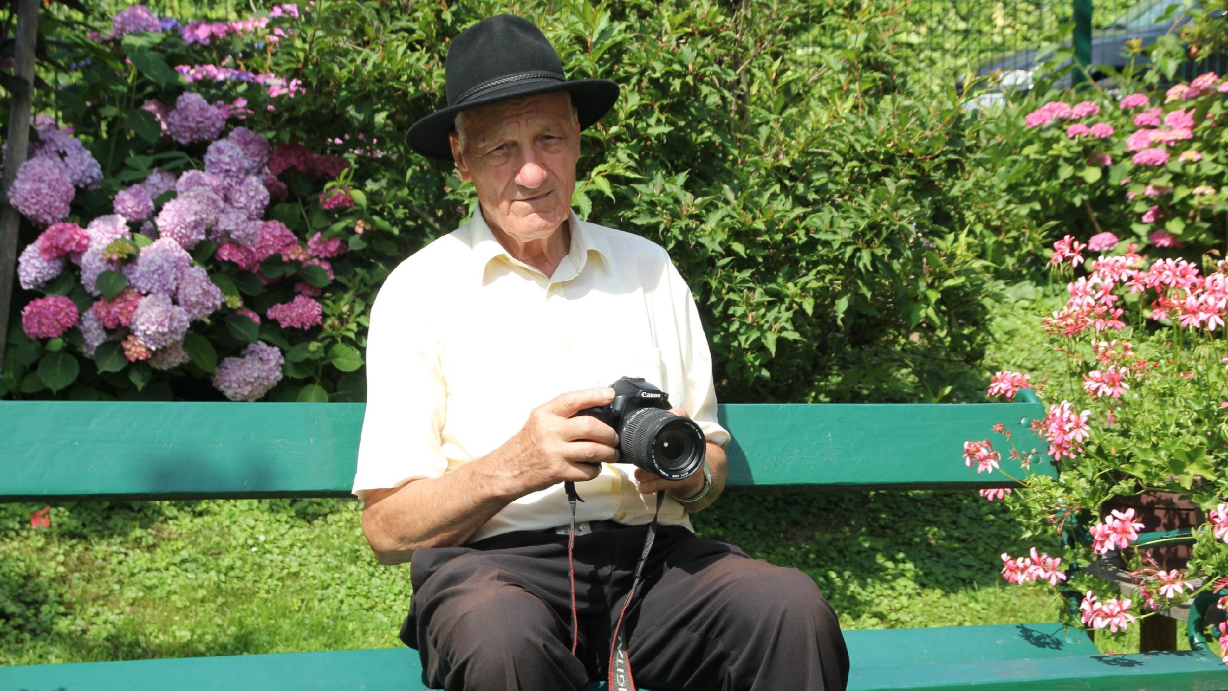 DNEVNA: Za 85-letnega Ludvika je fotoaparat še vedno njegova ljubica