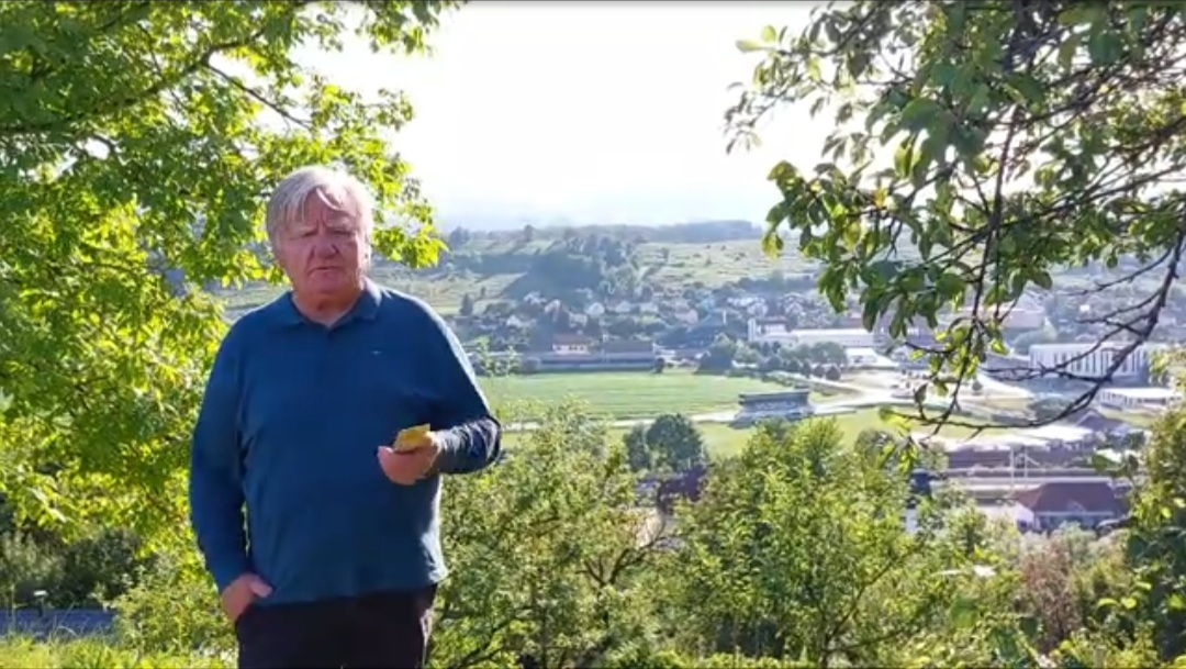 Nov roman Toneta Partljiča Pesniški dvor: O usodi vinogradniške družine v povojni stiski