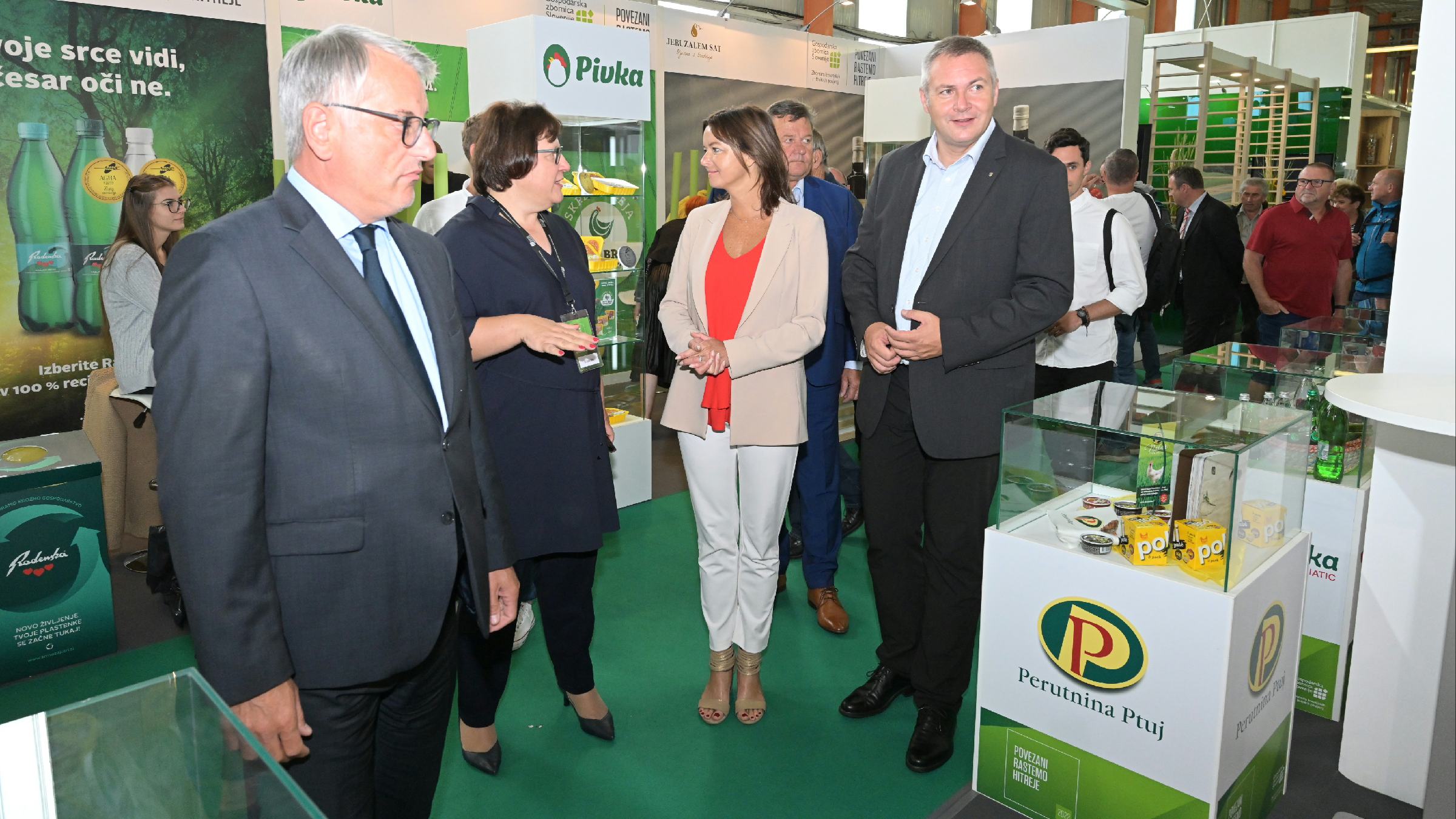 FOTO: Ministrska ekipa SD obiskala gornjeradgonsko Agro