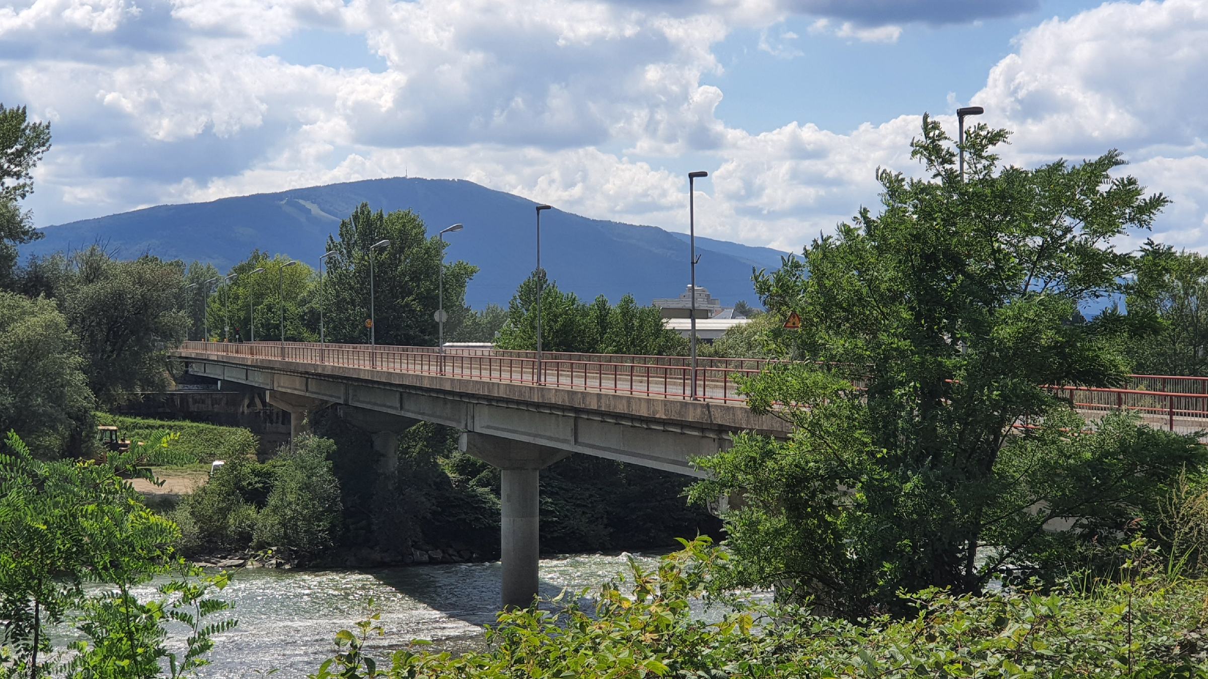 Malečniški most eden najslabših v upravljanju države, izključena ni niti njegova rušitev