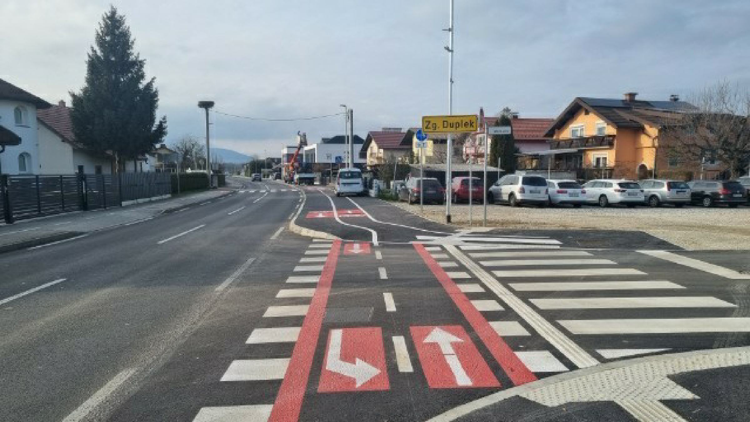 FOTO: Pot pešcev in kolesarjev v Dupleku bo odslej varnejša