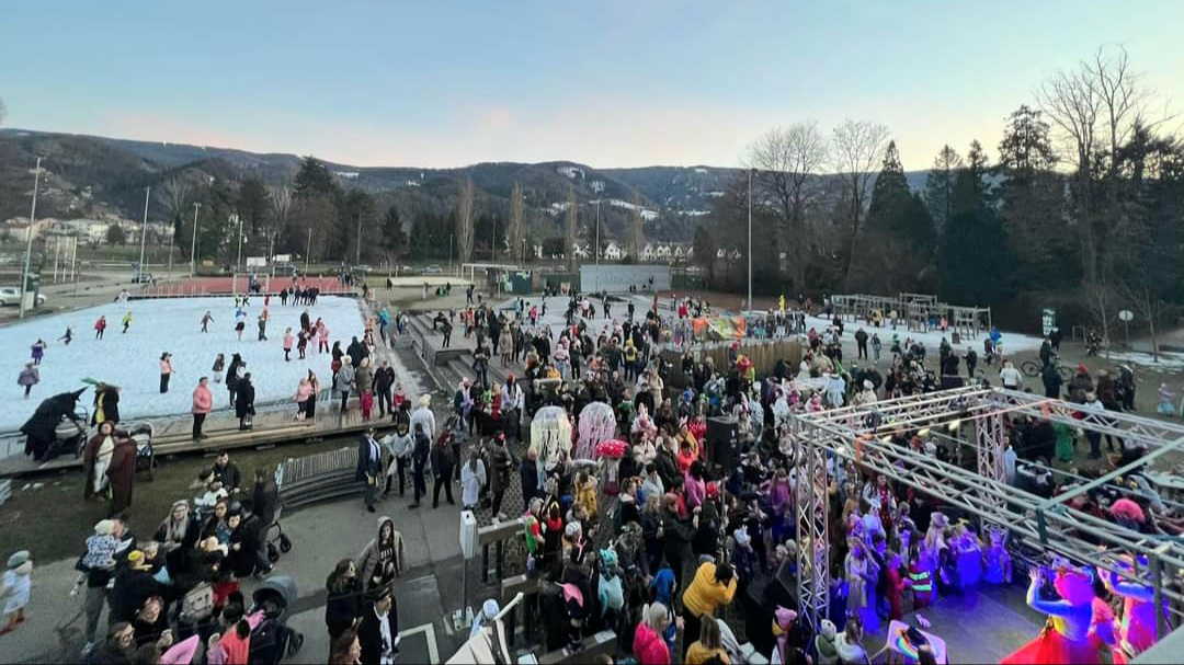 FOTO: Rušani množično pustovali, najizvirnejše maske so nagradili