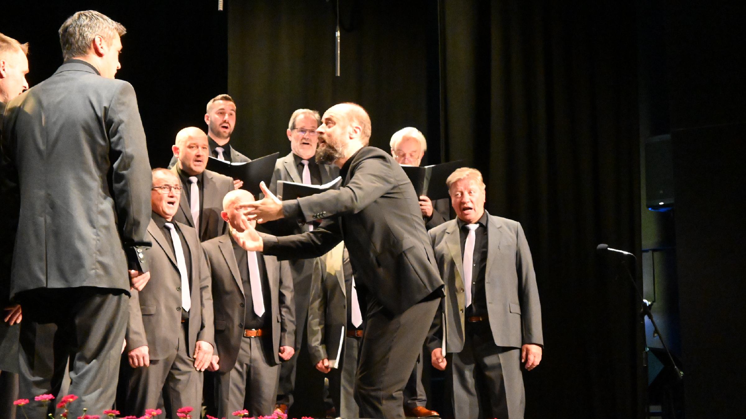 FOTO: Selniški Obrtniški moški pevski zbor navdušil na koncertu