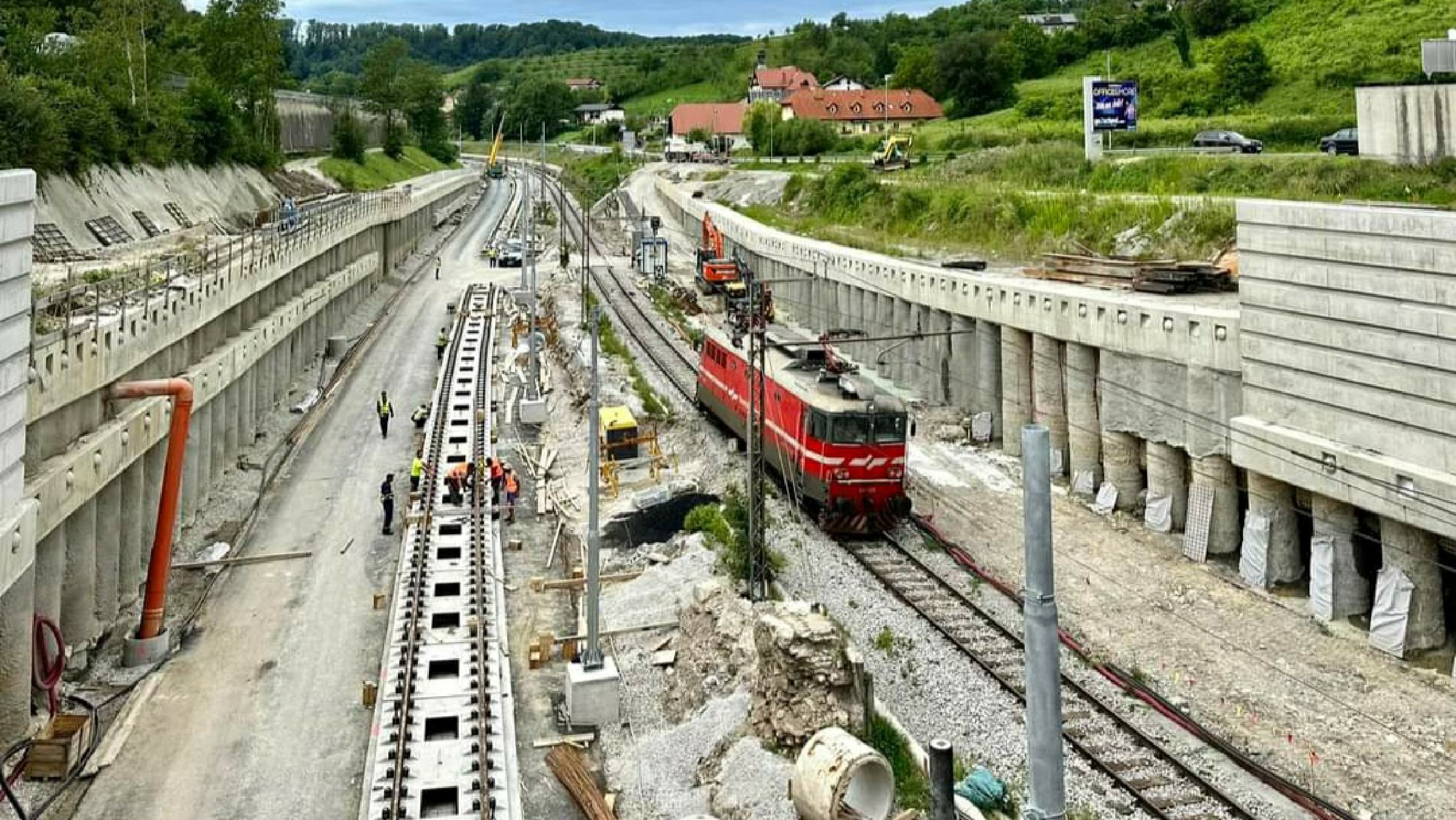 Znano, kdaj bo skozi novi predor Pekel in po novem viaduktu Pesnica zapeljal prvi vlak
