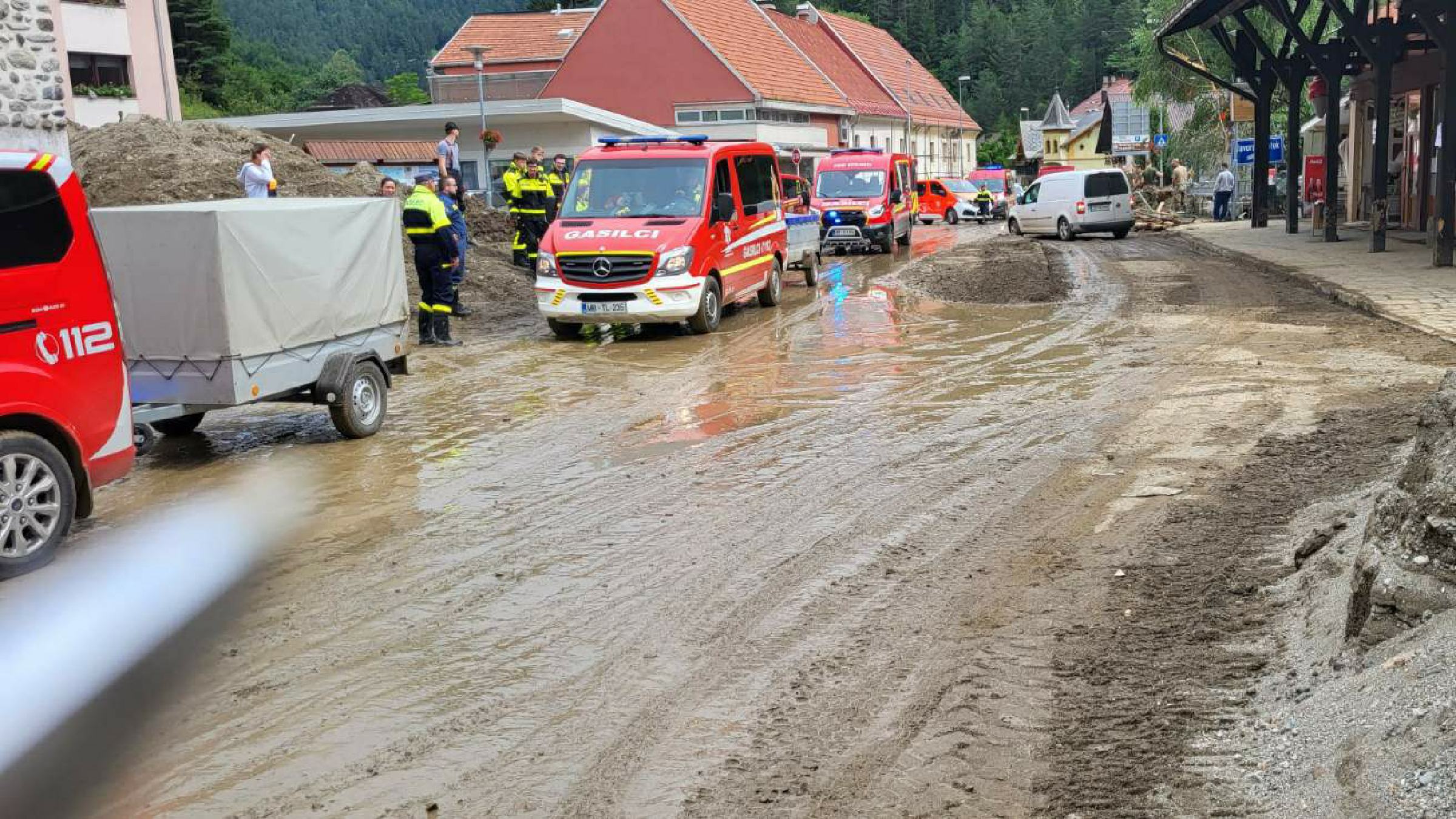 FOTO: Na pomoč na Koroško tokrat 242 gasilcev podravske regije