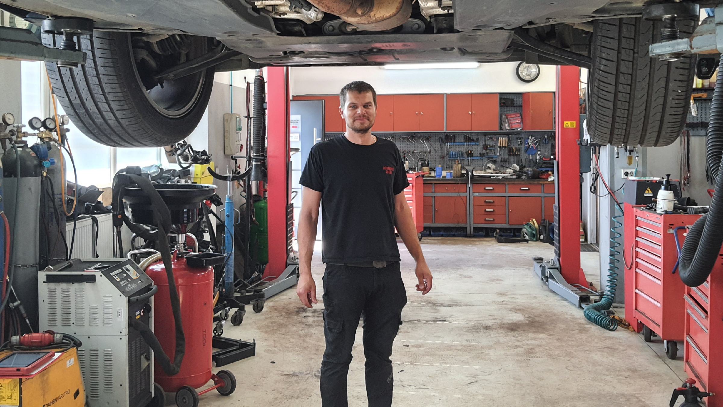 &#8220;Ravno v teh dneh imamo v delavnici avtomobil, ki mu je voda zalila motor skozi izpušno cev&#8221;
