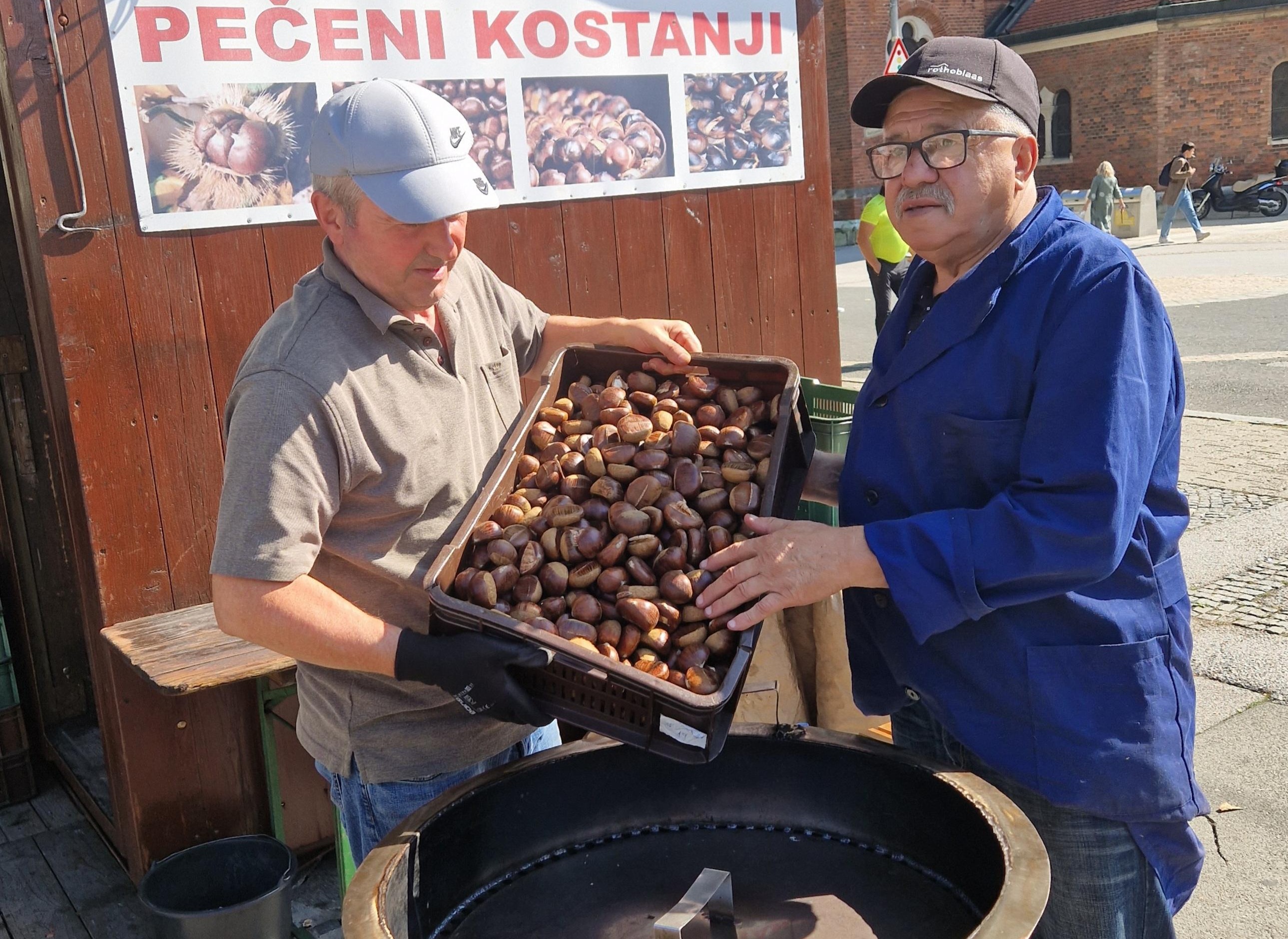 V Mariboru začetek sezone pečenih kostanjev