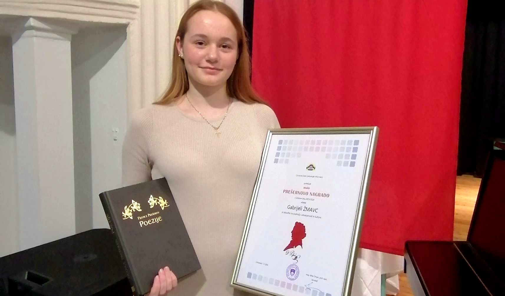 Letošnja mala Prešernova nagrada devetošolki Gabrijeli Žmavc