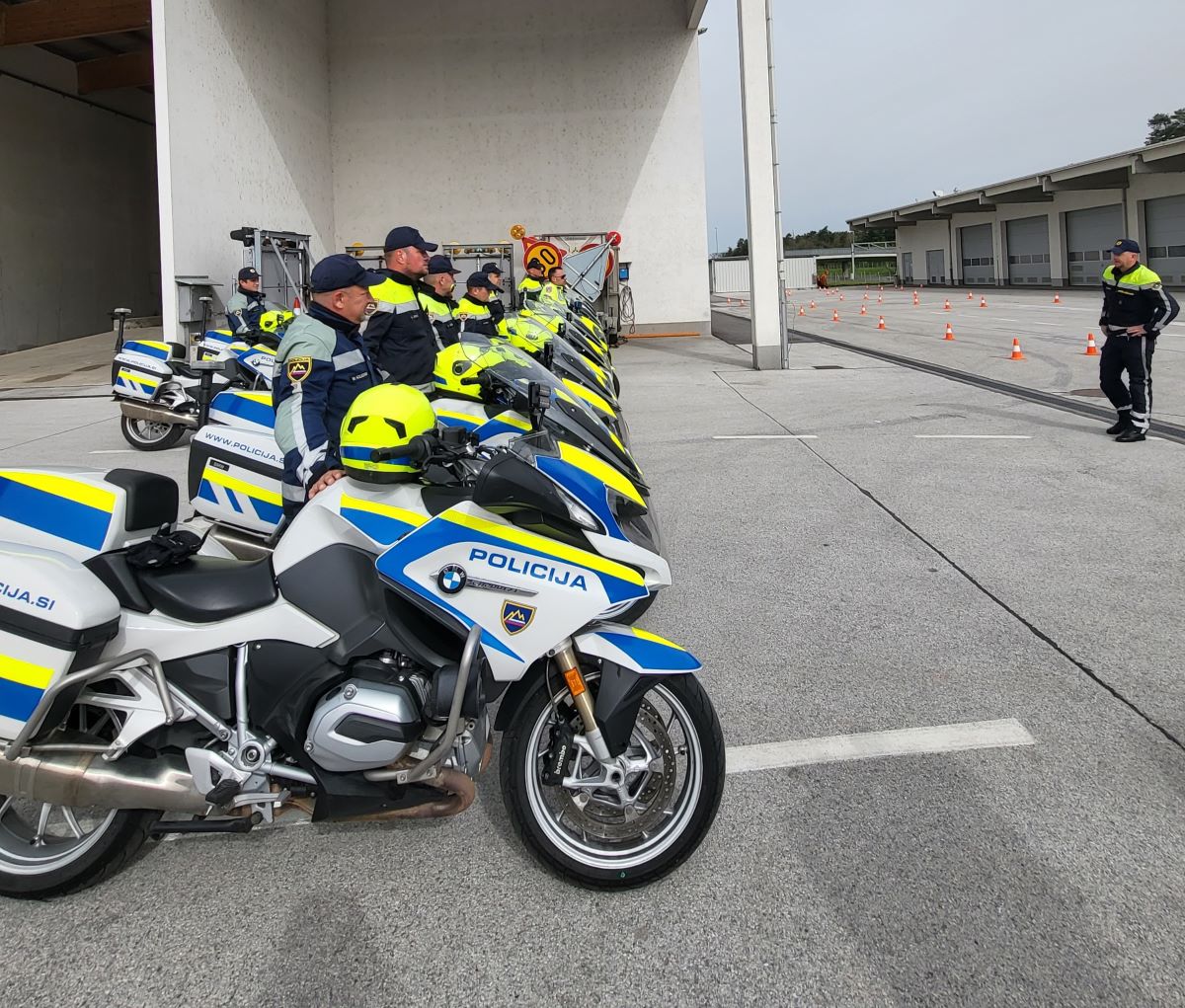 Mariborski policisti na motorjih pripravljeni na novo sezono, kaj pa vi?
