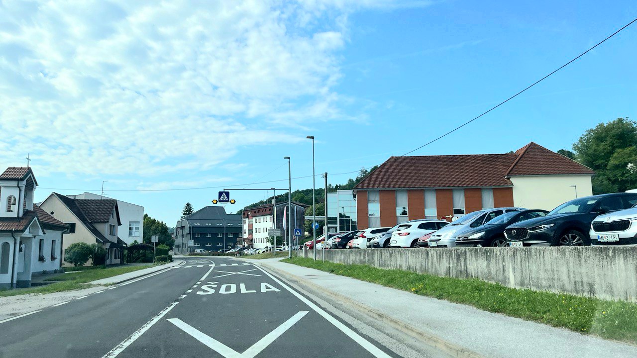 Ste bili danes dopoldan v Pesnici? Policisti potrebujejo pomoč