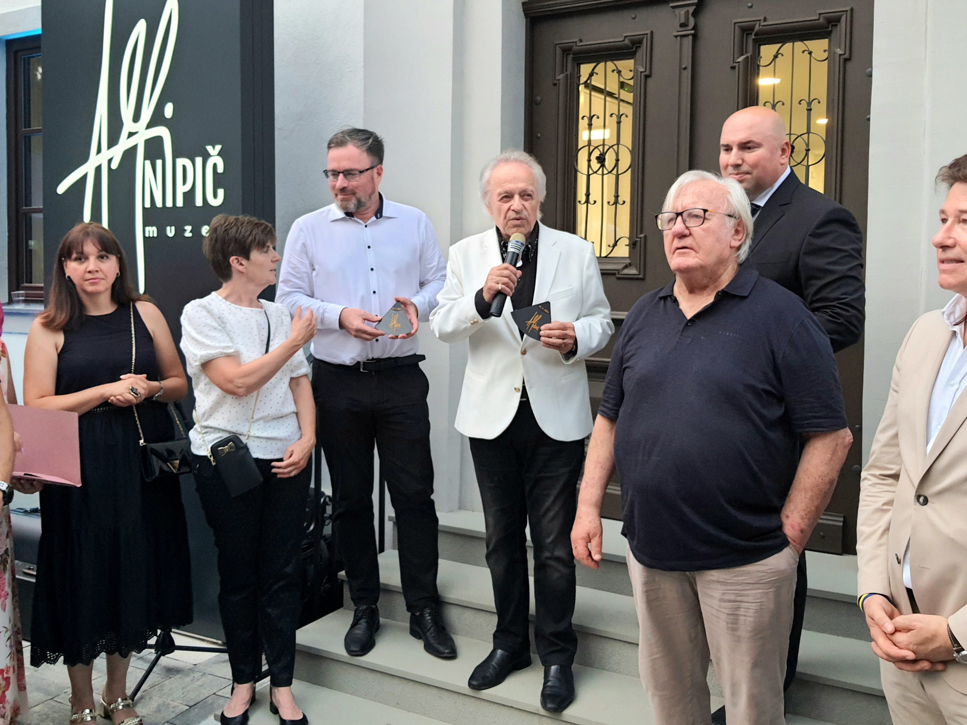 Slovenija dobila nov glasbeni muzej: Štajerska hiša glasbe z muzejem Alfija Nipiča v Jarenini