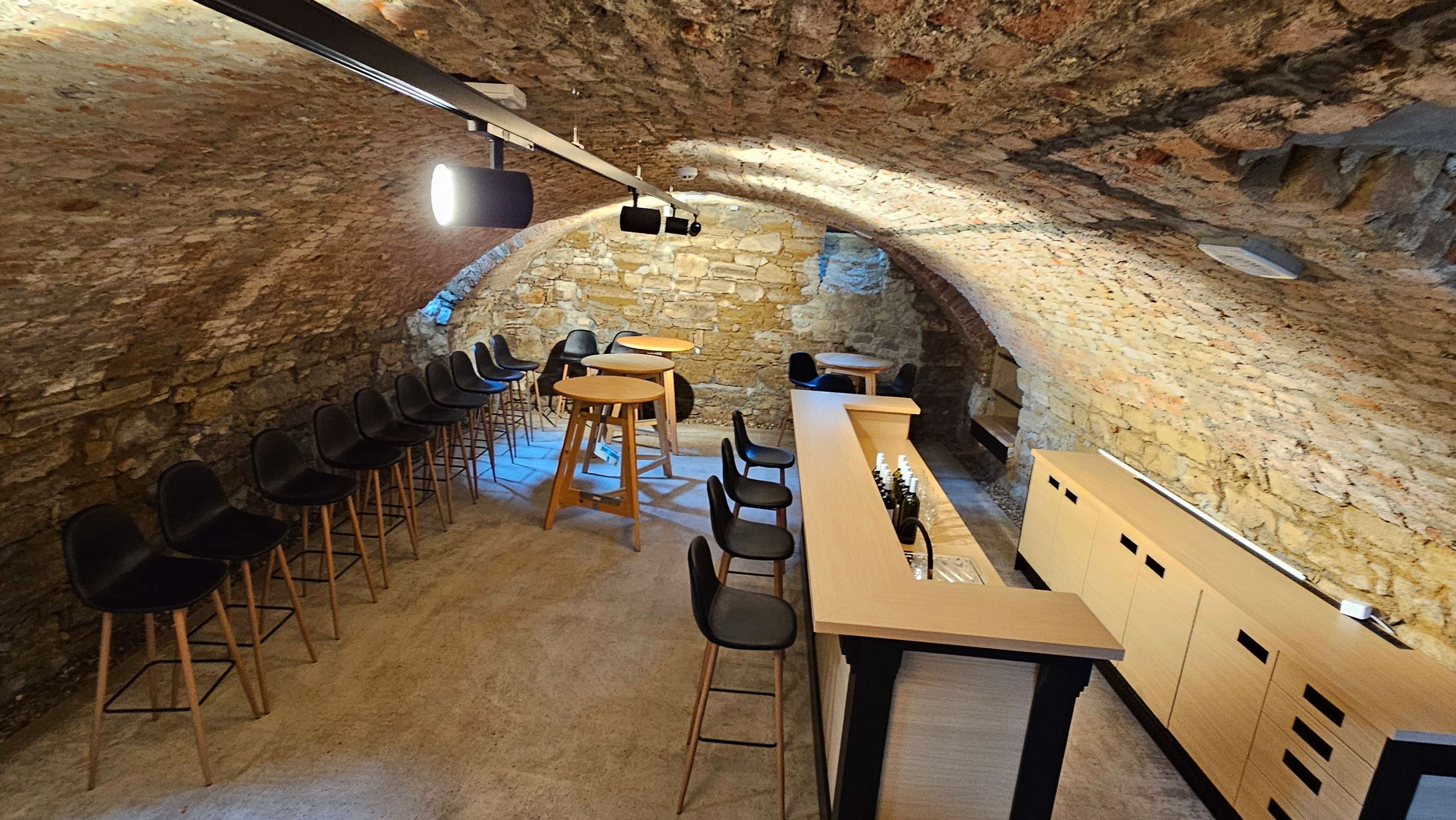 Muzejska vinoteka v Jarenini se prebuja ob petkih