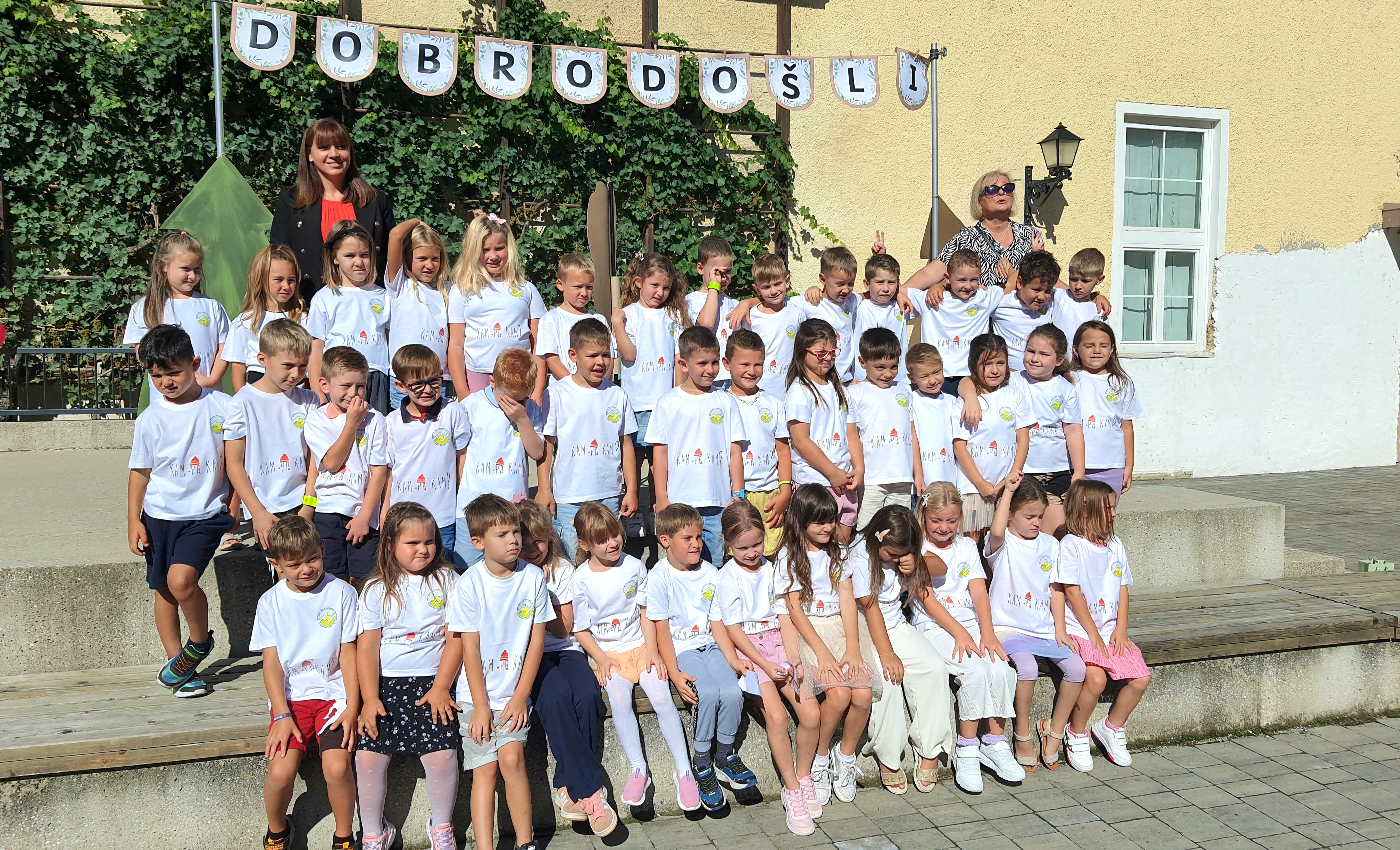 Veselje ob prvem šolskem dnevu: Kungoški prvošolčki doživeli prav poseben sprejem
