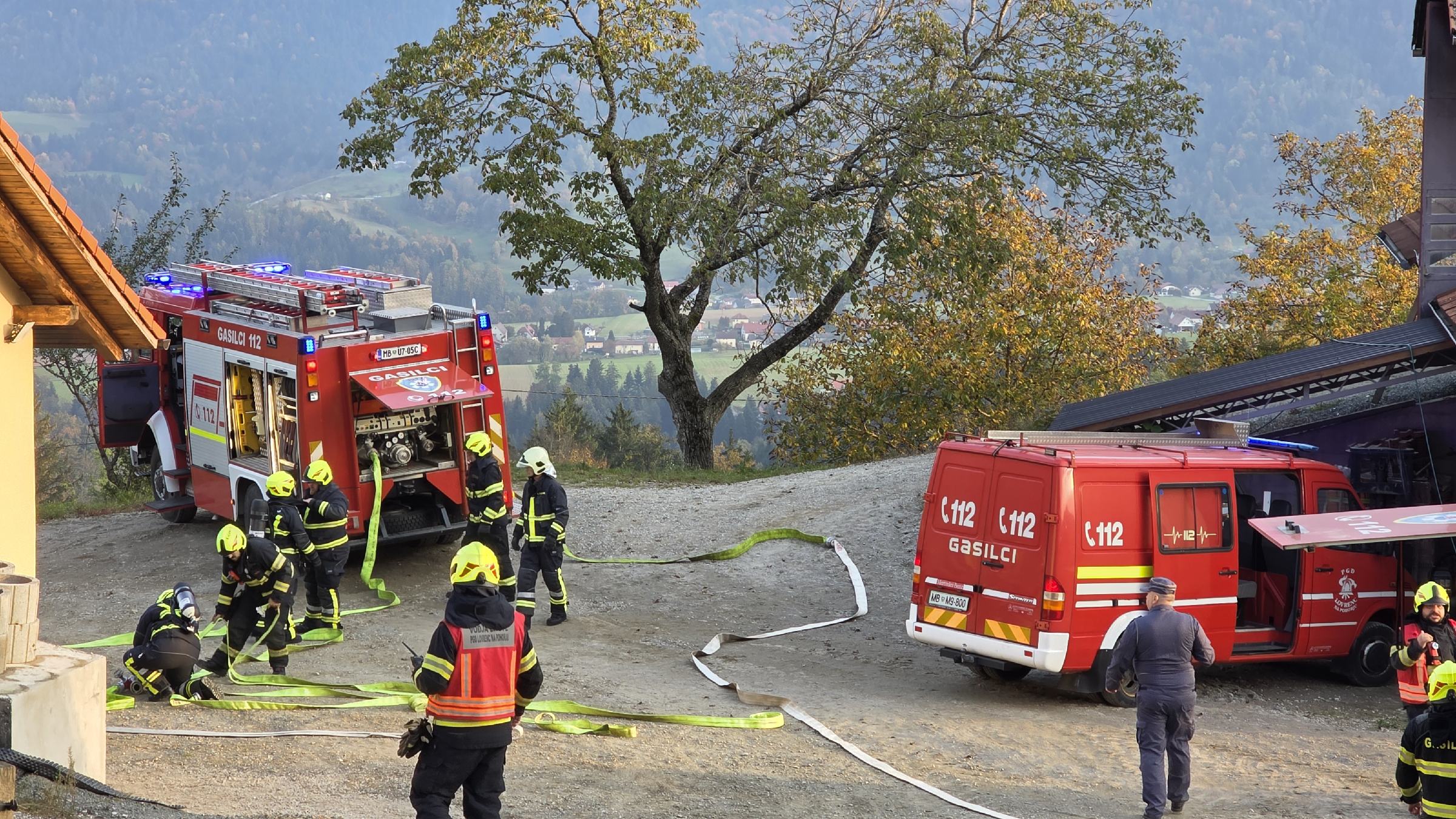 Suša in visoka poraba povzročili težave z vodo v Lovrencu: Gasilci znova na pomoč