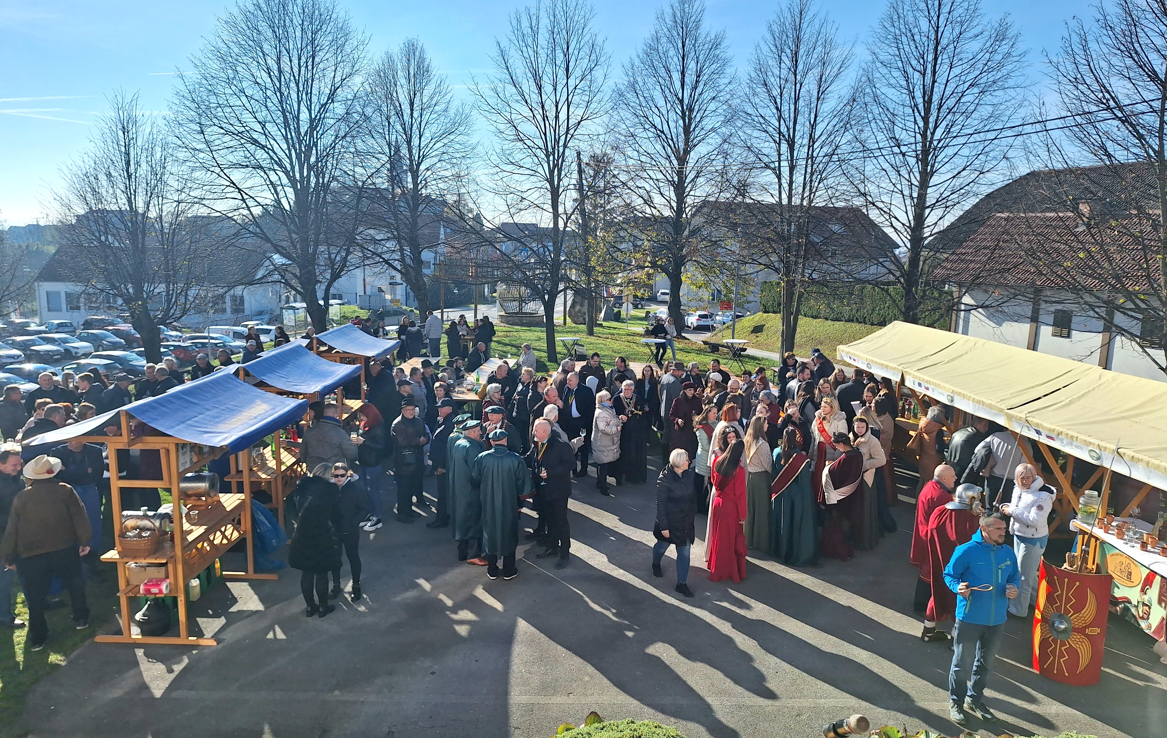 Tradicionalno martinovanje v Cerkvenjaku: Krst mošta, dobra kapljica in živa glasba