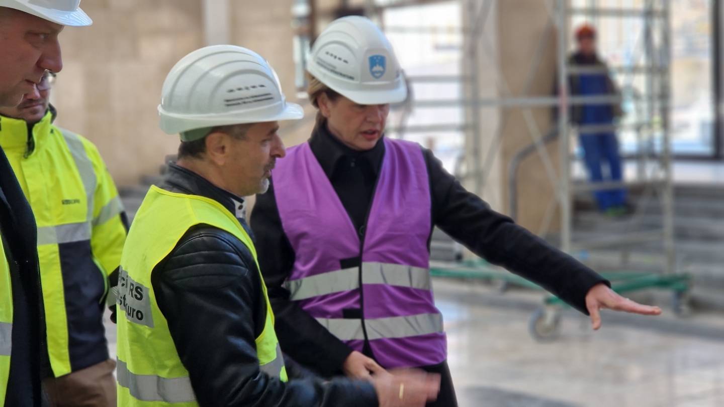 V 55 minutah iz Maribora v Ljubljano? Bratušek ob ogledu železniške postaje tudi o možni hitri povezavi