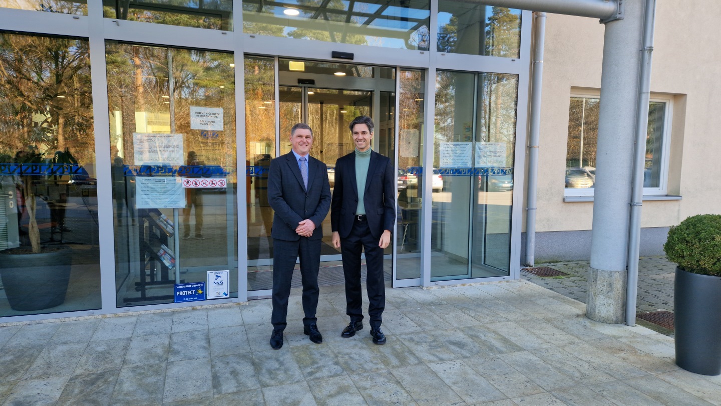 Minister Mesec: 639 evrov ni strošek, ki bi katerokoli podjetje spravil na kolena