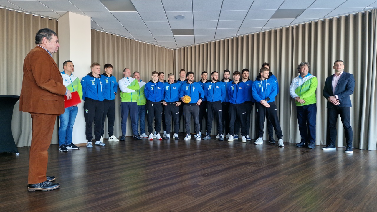 Po pripravah v Mariboru gre za vaterpolsko reprezentanco zares: V Beograd z željo po uspehu