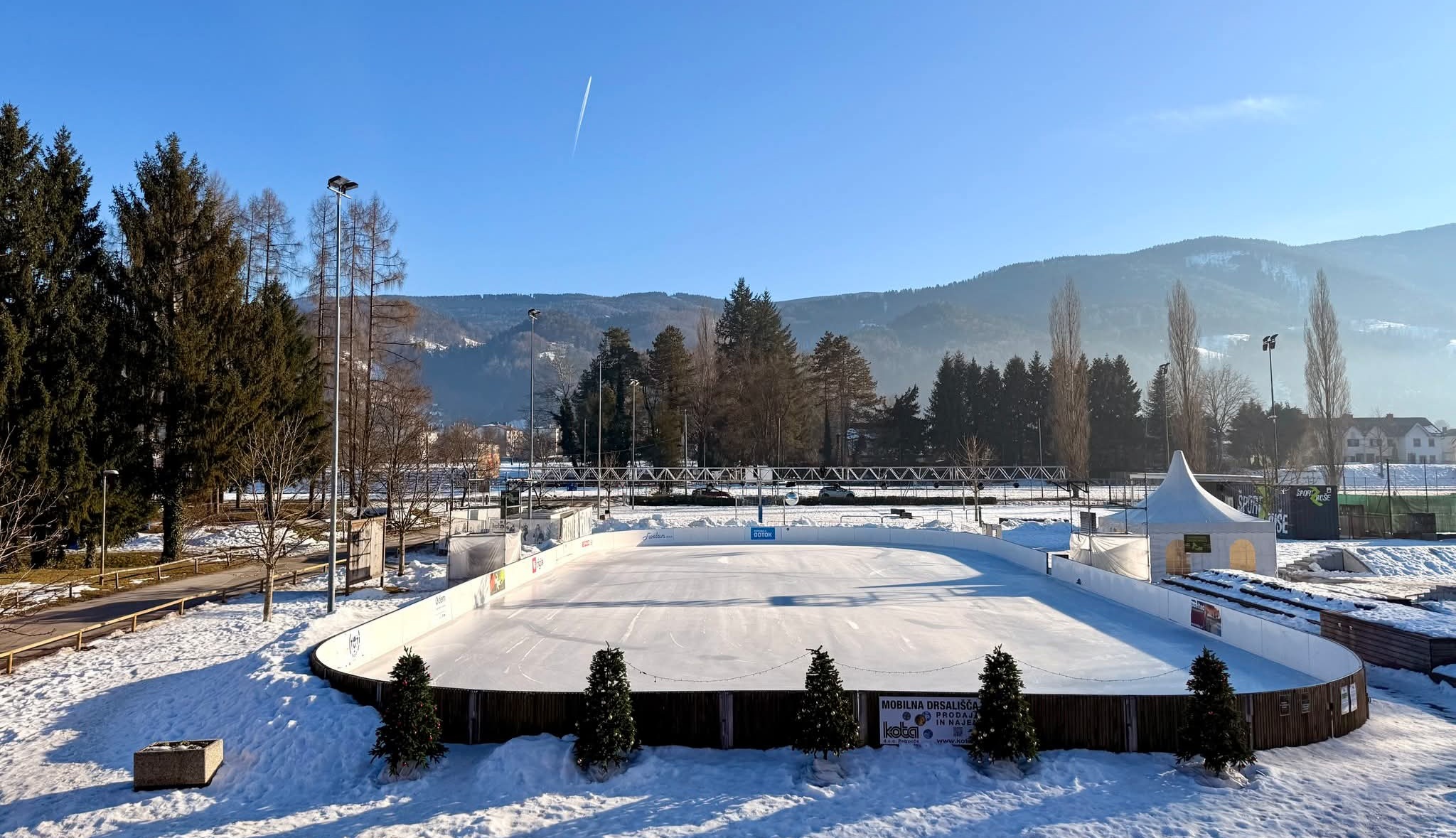 Še zadnja priložnost za drsanje v Rušah: Največje zunanje drsališče na Štajerskem bo odprto tudi jutri