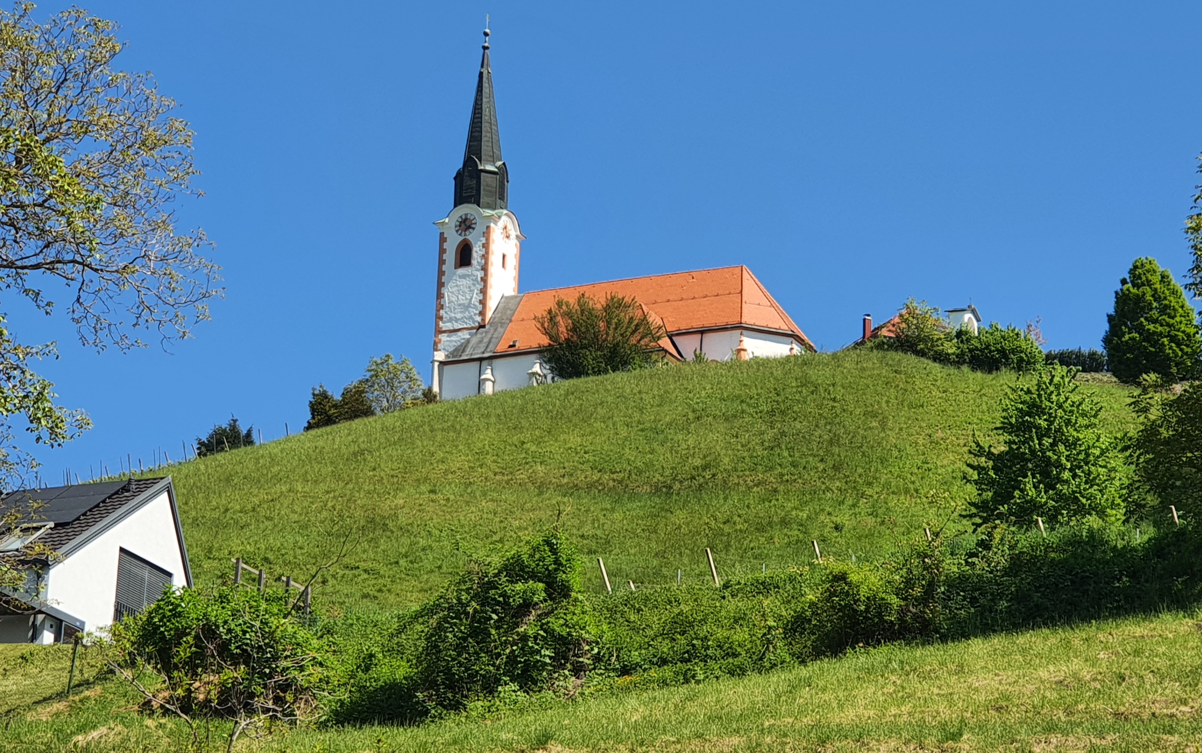 V tej mariborski župniji so zaradi šmarnic zgradili kar devet kapelic