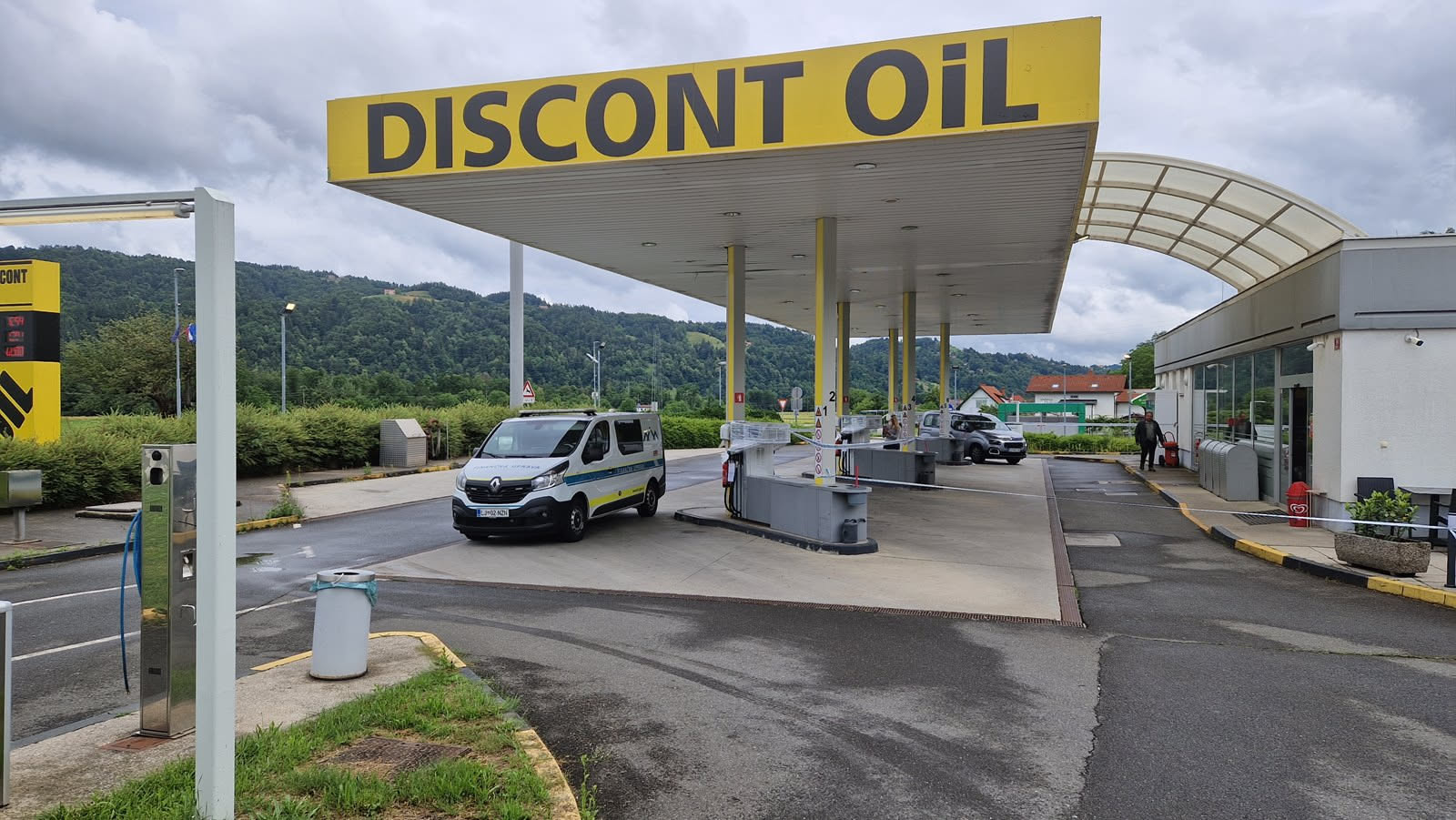 Po zapečatenju ponovno odprta bencinska servisa Discont Oil v Rušah in Mariboru