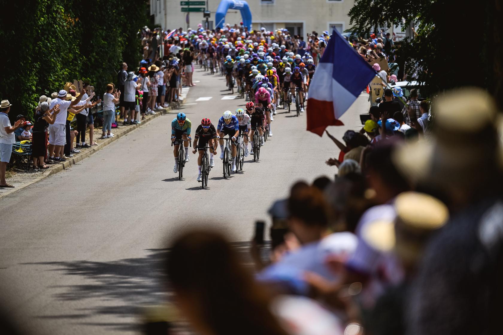 Se bo Tour de France leta 2029 začel v Sloveniji?