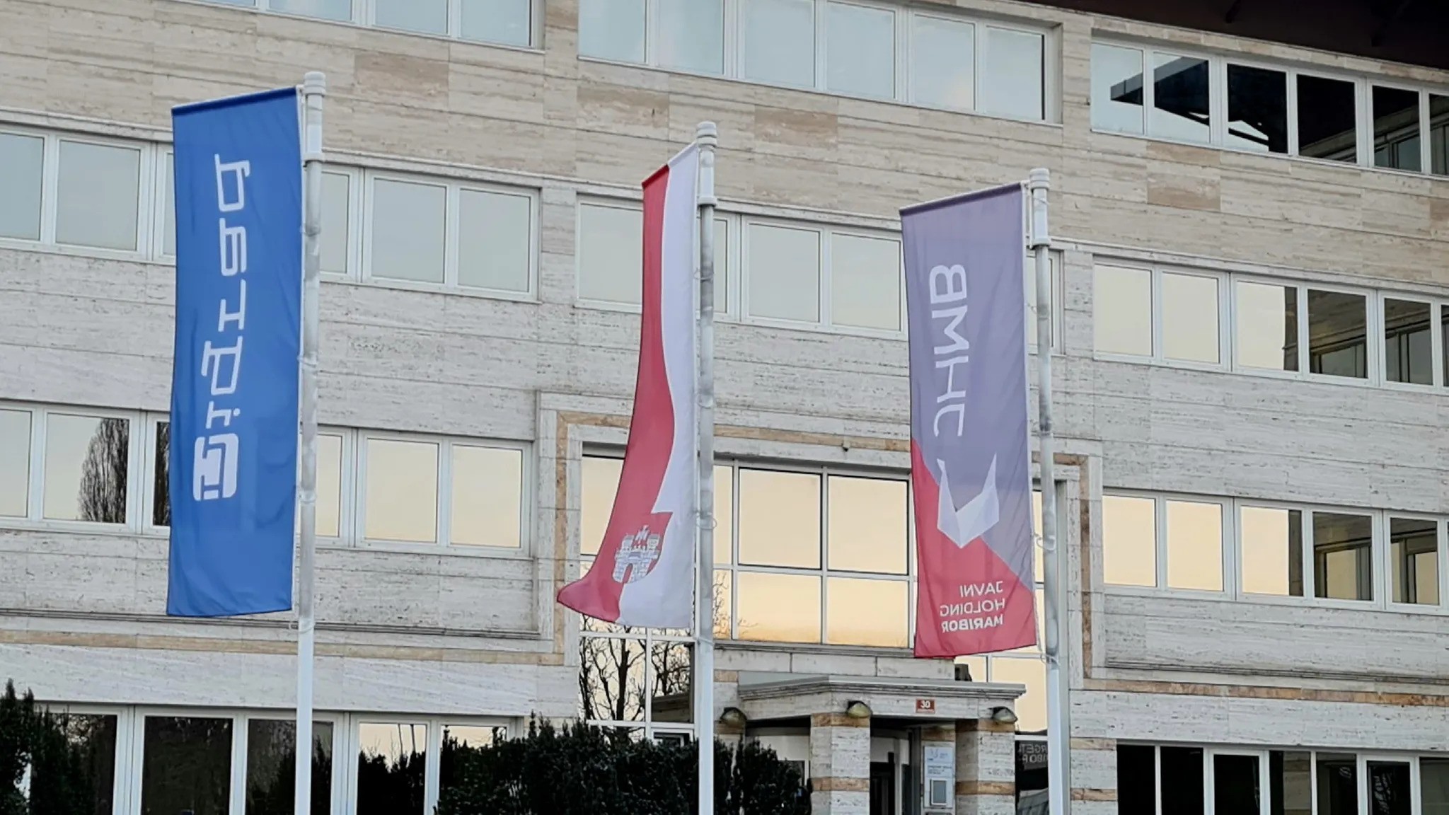 Se želite pogovoriti s predstavniki JHMB? Na Glavni trg prihaja mobilna pisarna