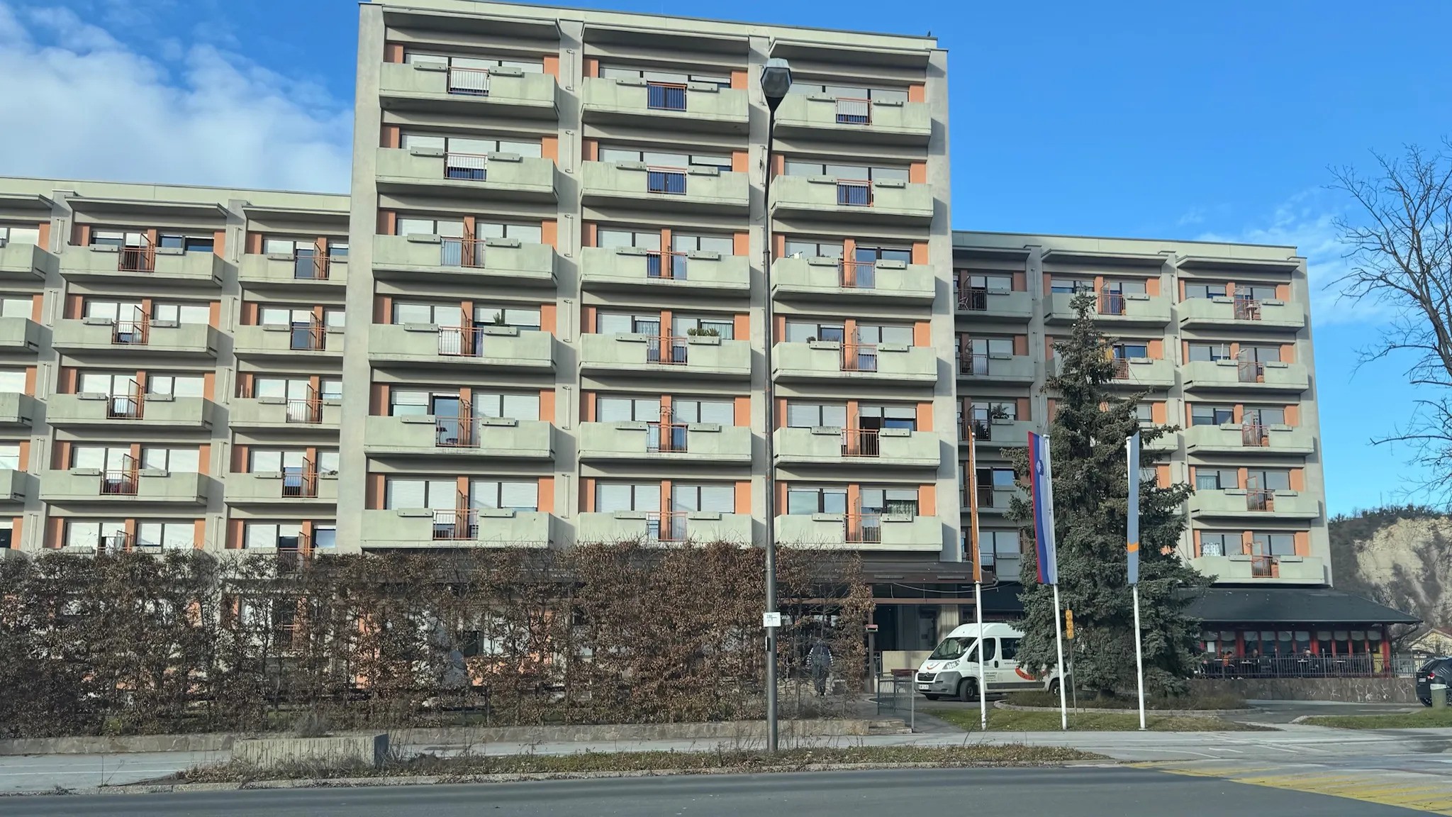 Zaposleni v Domu Danice Vogrinec opozorili na izostanek regresa, vodstvo zagotavlja izplačilo