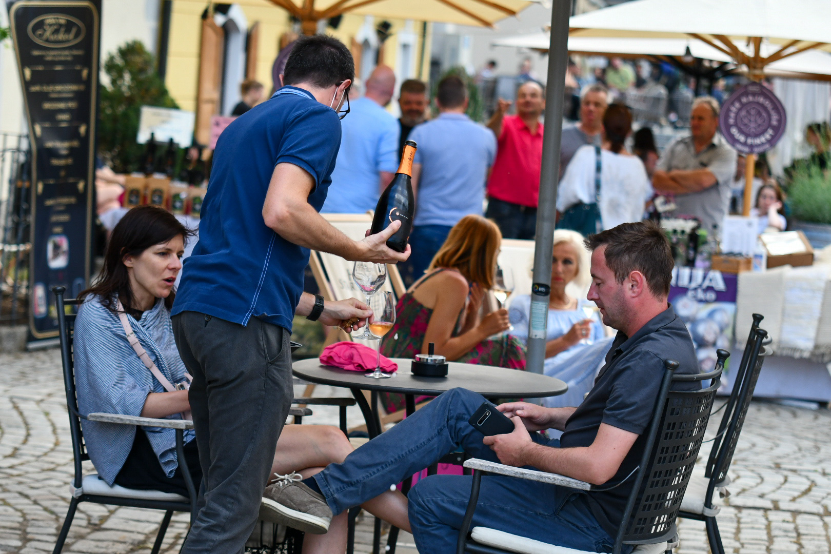 Vinski večeri pred Hišo Stare trte se nadaljujejo tudi poleti