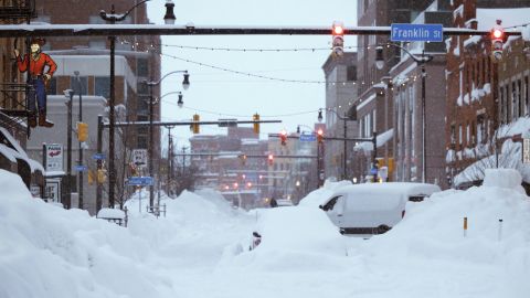ZDA v primežu snega: Veliko zimsko neurje zahtevalo najmanj 50 življenj