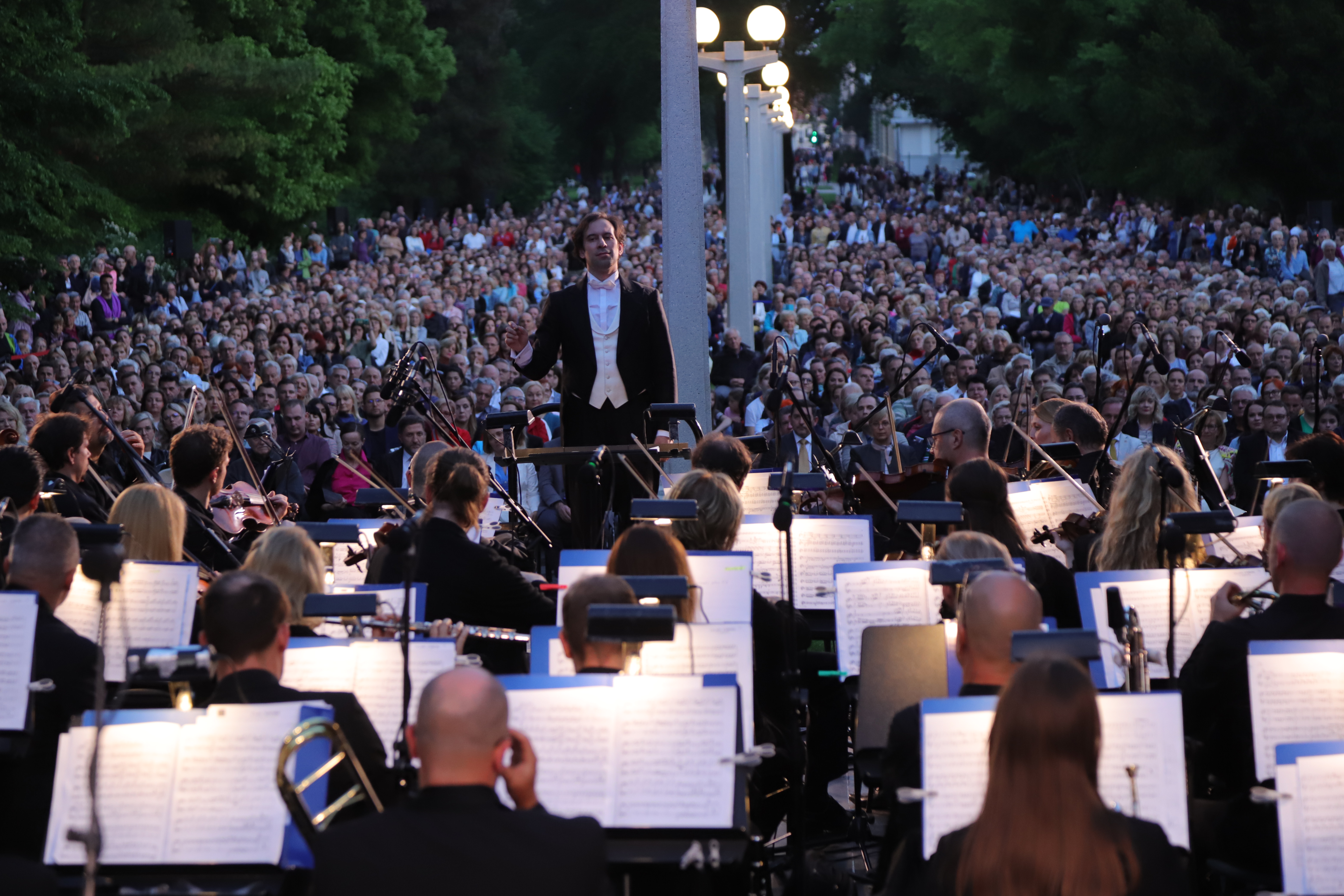 Ta konec tedna bo v Mestnem parku le zazvenela opera