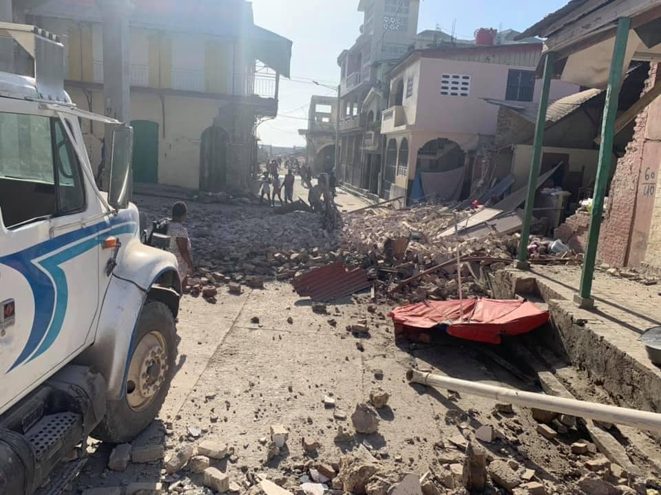 Močan potres na Haitiju zahteval vsaj 29 življenj