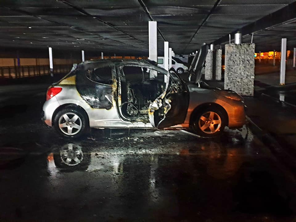 FOTO: V garažni hiši v Mariboru eksplodiralo vozilo