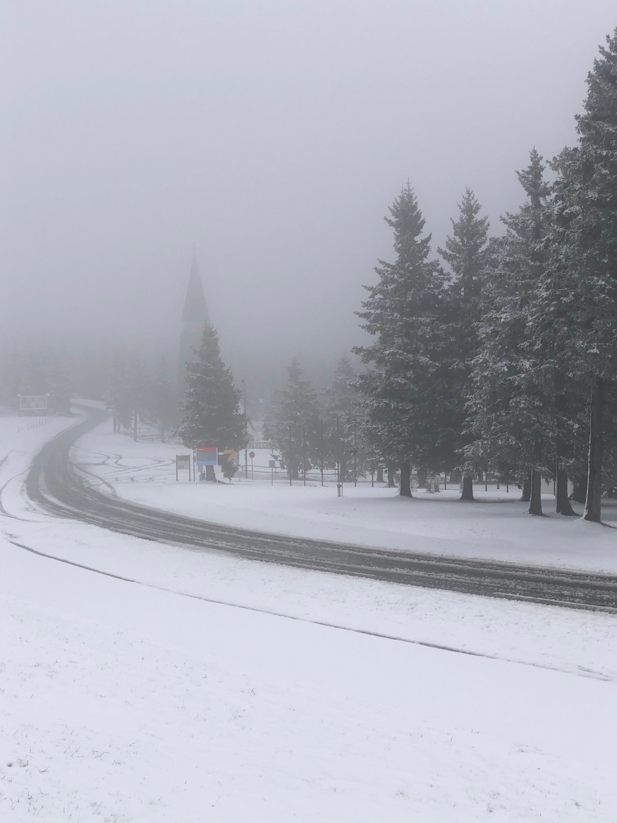 FOTO: Poglejte, kakšna zimska pravljica je na Rogli