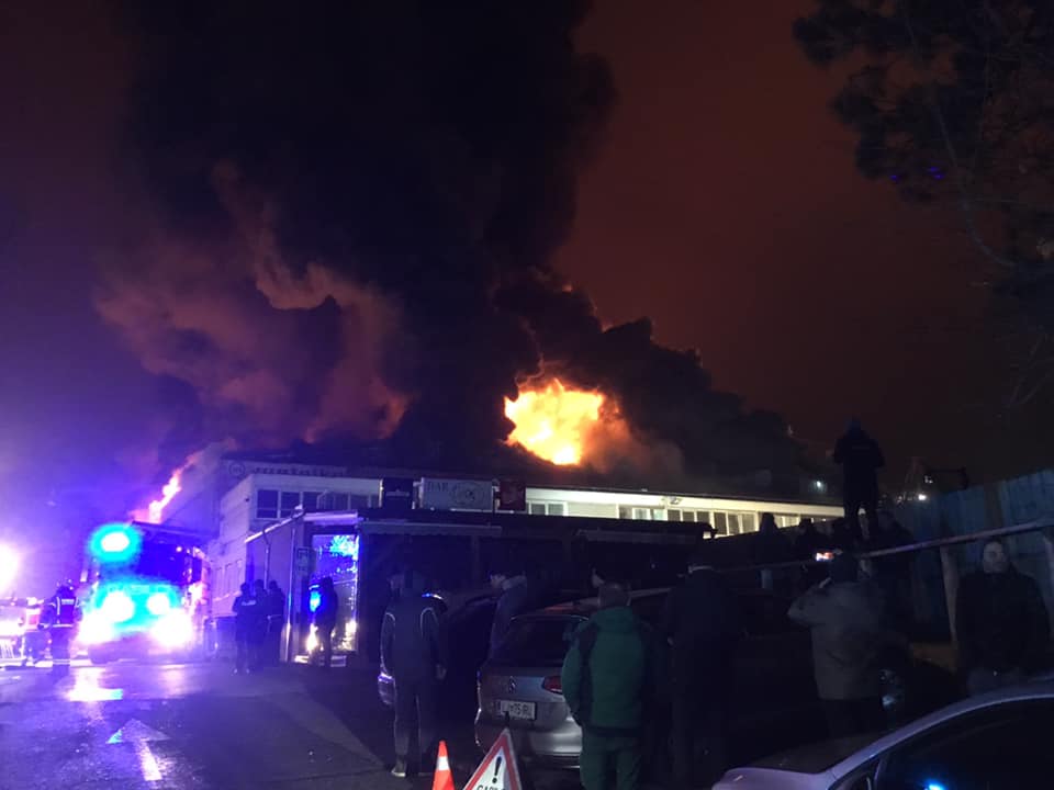 FOTO: V Ljubljani velik požar, dim ovira promet na avtocesti
