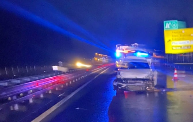 Na podravski avtocesti trčila tri vozila, poškodovane so štiri osebe