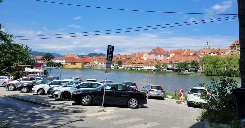 FOTO: Pozor, v Mariboru se zaradi ureditve ukinjajo sledeča parkirna mesta