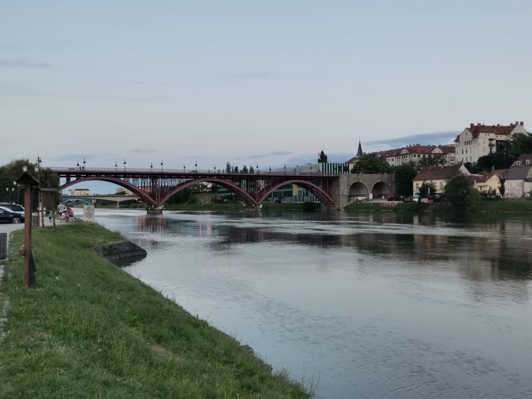 V Mariboru kmalu spet 33, nato pa 18 stopinj Celzija