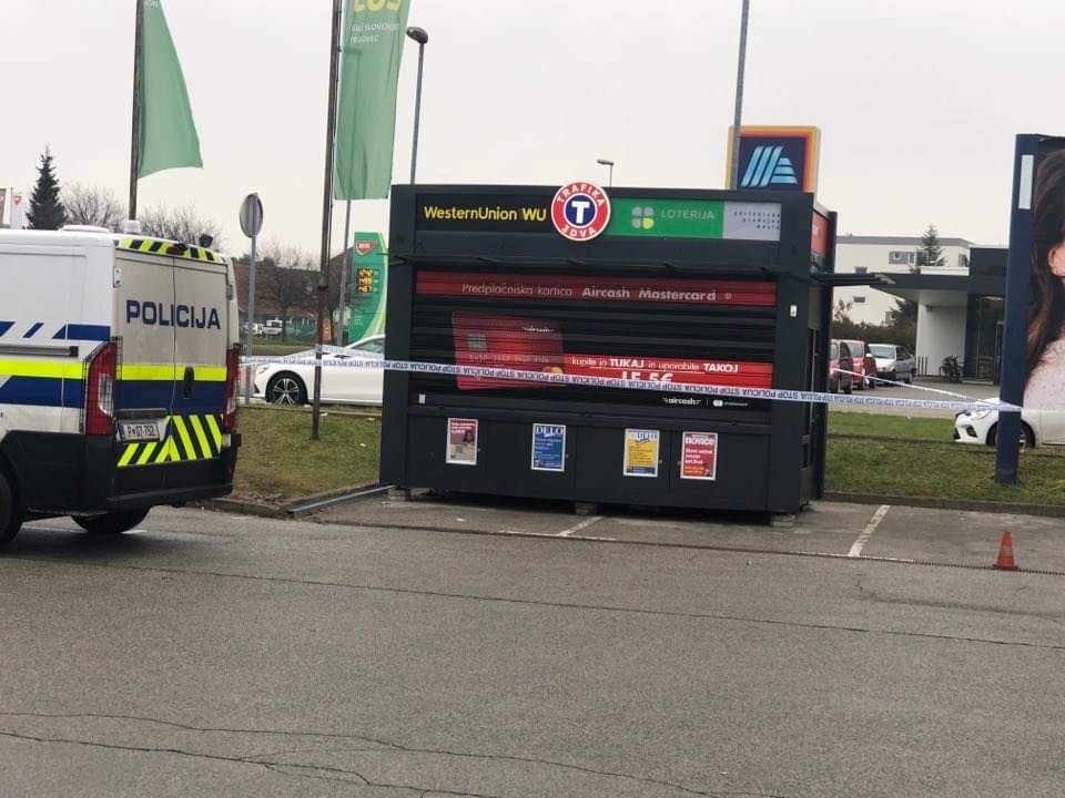 FOTO: Na Pobrežju neznanci vlomili v trafiko